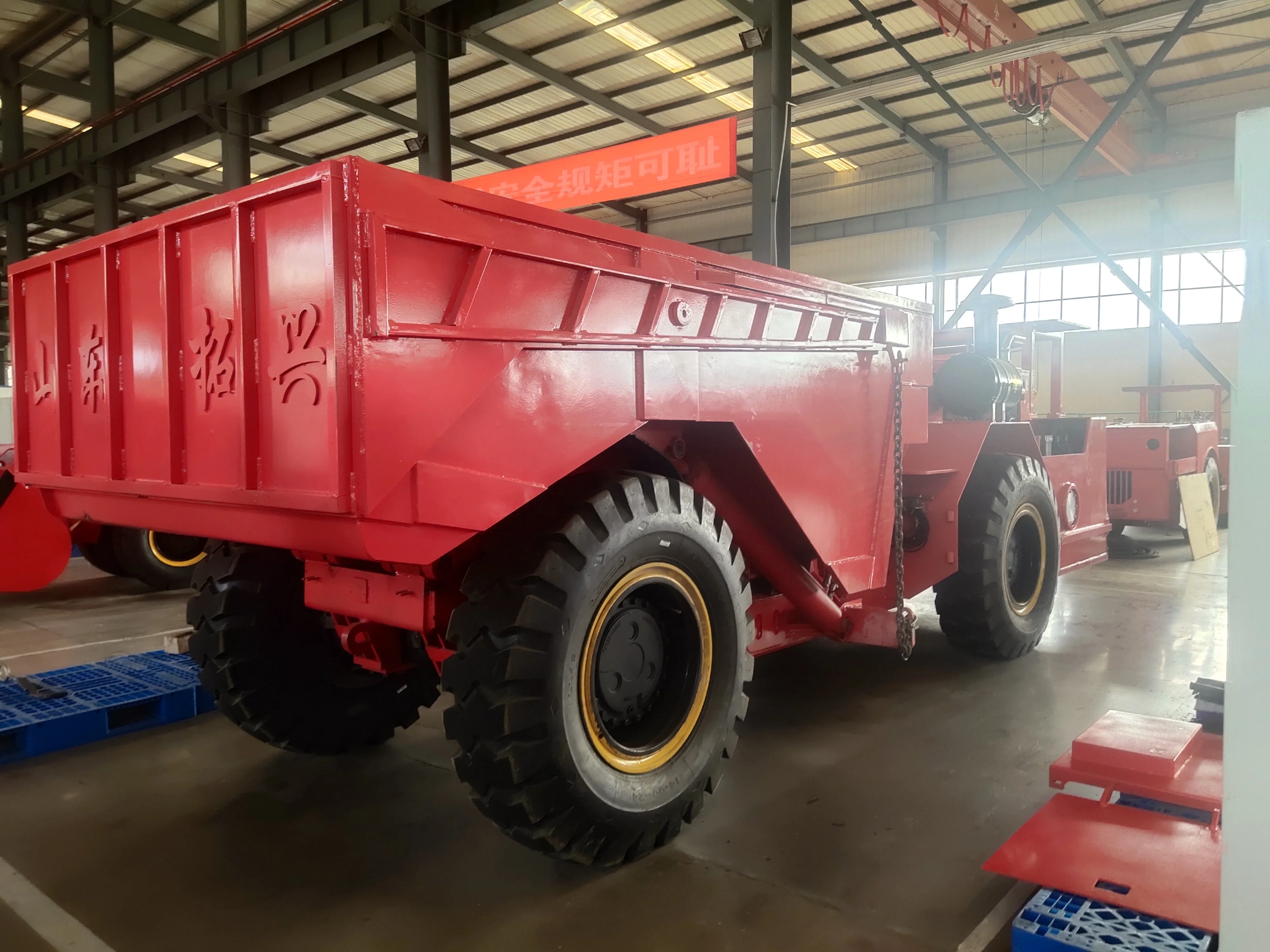 Tuoxing Underground Mining Articulated Dumper Dump Truck TU-6 With 84kw With High Productivity