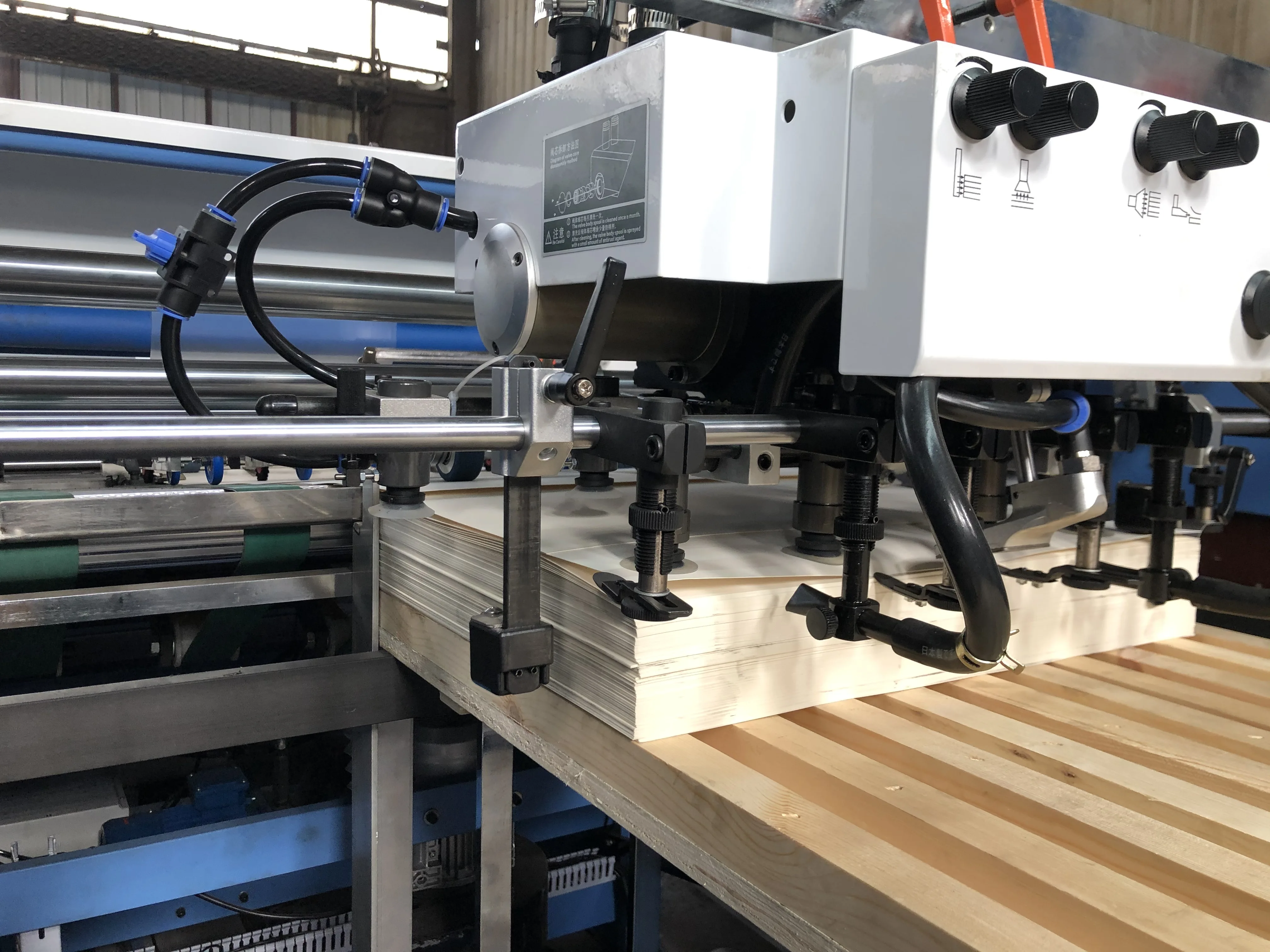 1100mm Automatic Glueless Thermal Laminating Machine for Pre-coated Film and Paper for Posters