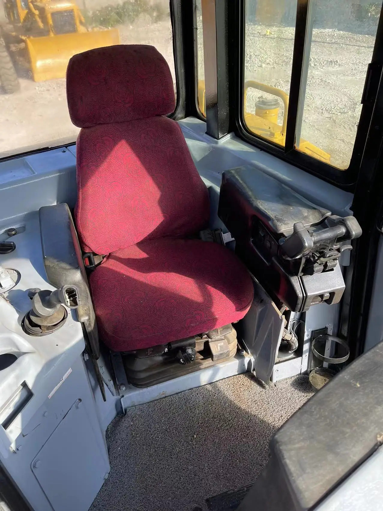 Гусеничный бульдозер Caterpillar D7H дешевый CAT D6H D5G D3C D8R для продажи оборудование