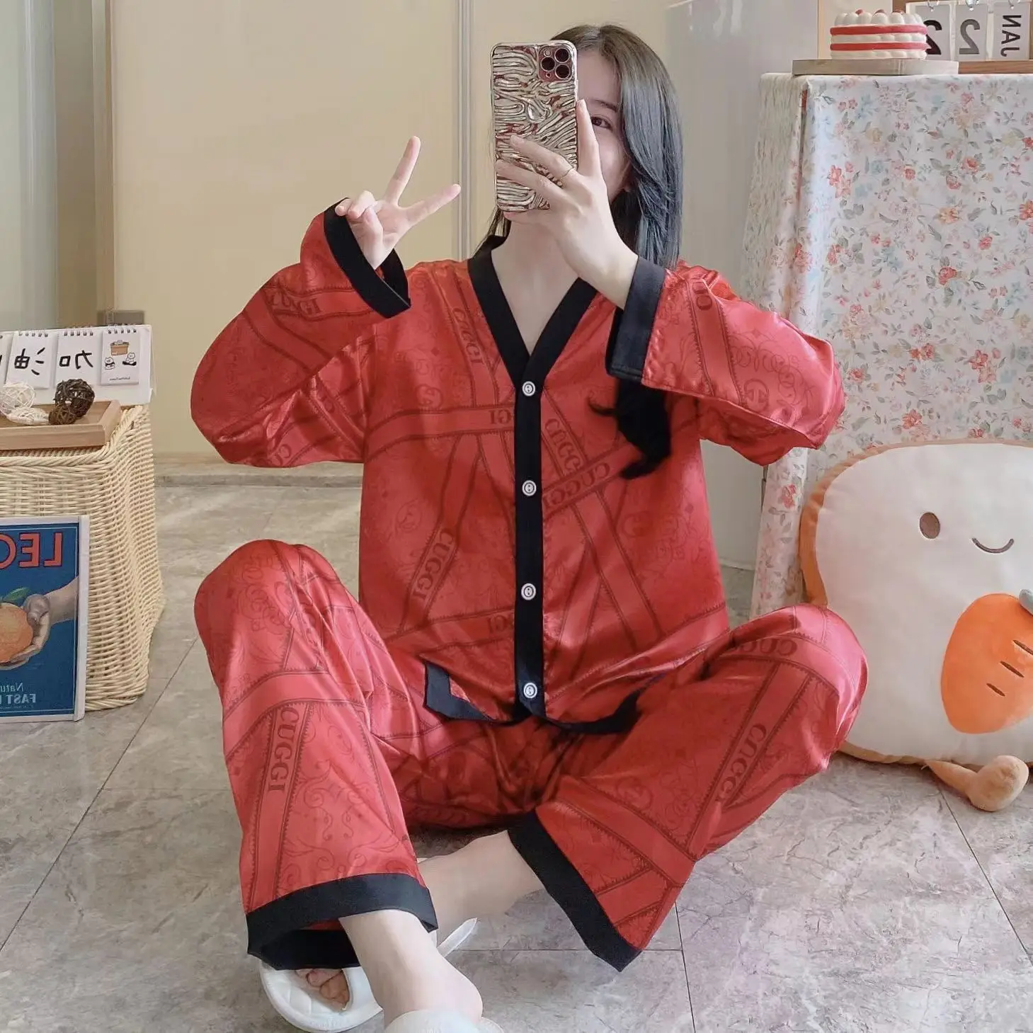 Spring new silk ice silk ladies pajamas long sleeve trousers home clothes cardigan ice silk two sets of pajamas manufacturers di