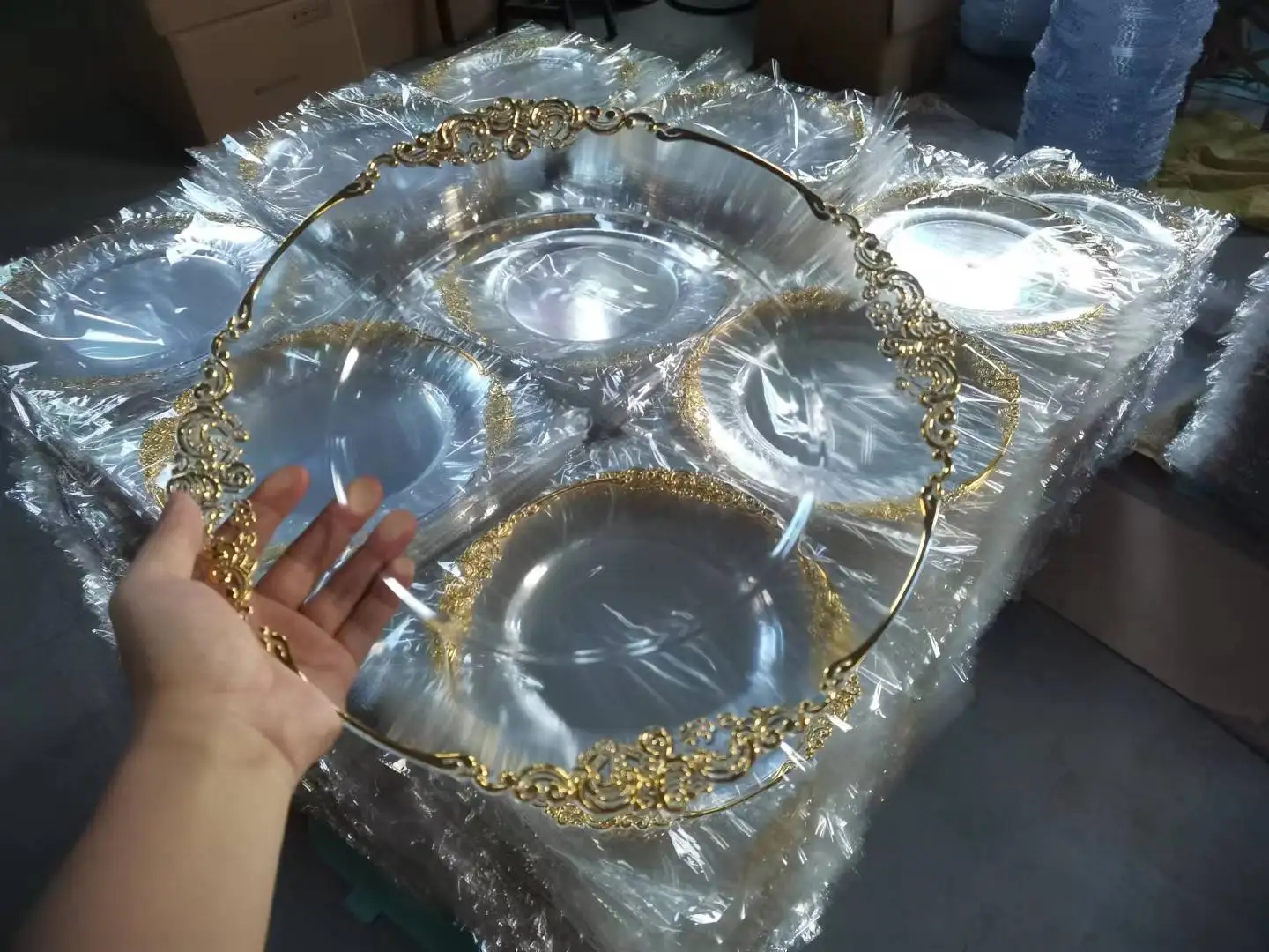 Золотой оправой из прозрачного пластика; Нагревательной плиты Свадебные подставочная тарелка