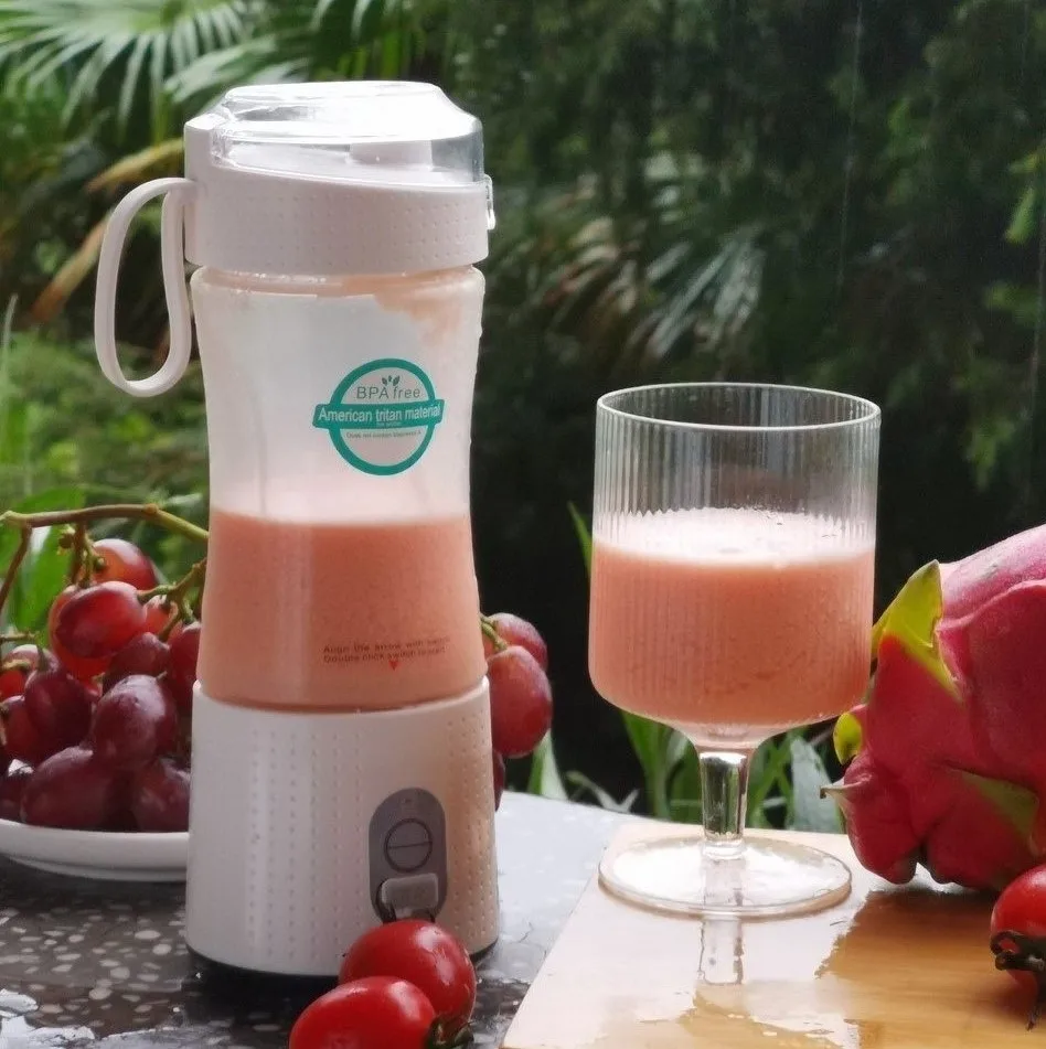 Customized 380Ml Mini Fruit  Juicer Usb Rechargeable  Fruit Cup Blender   Machine Portable Strong Power Juicer