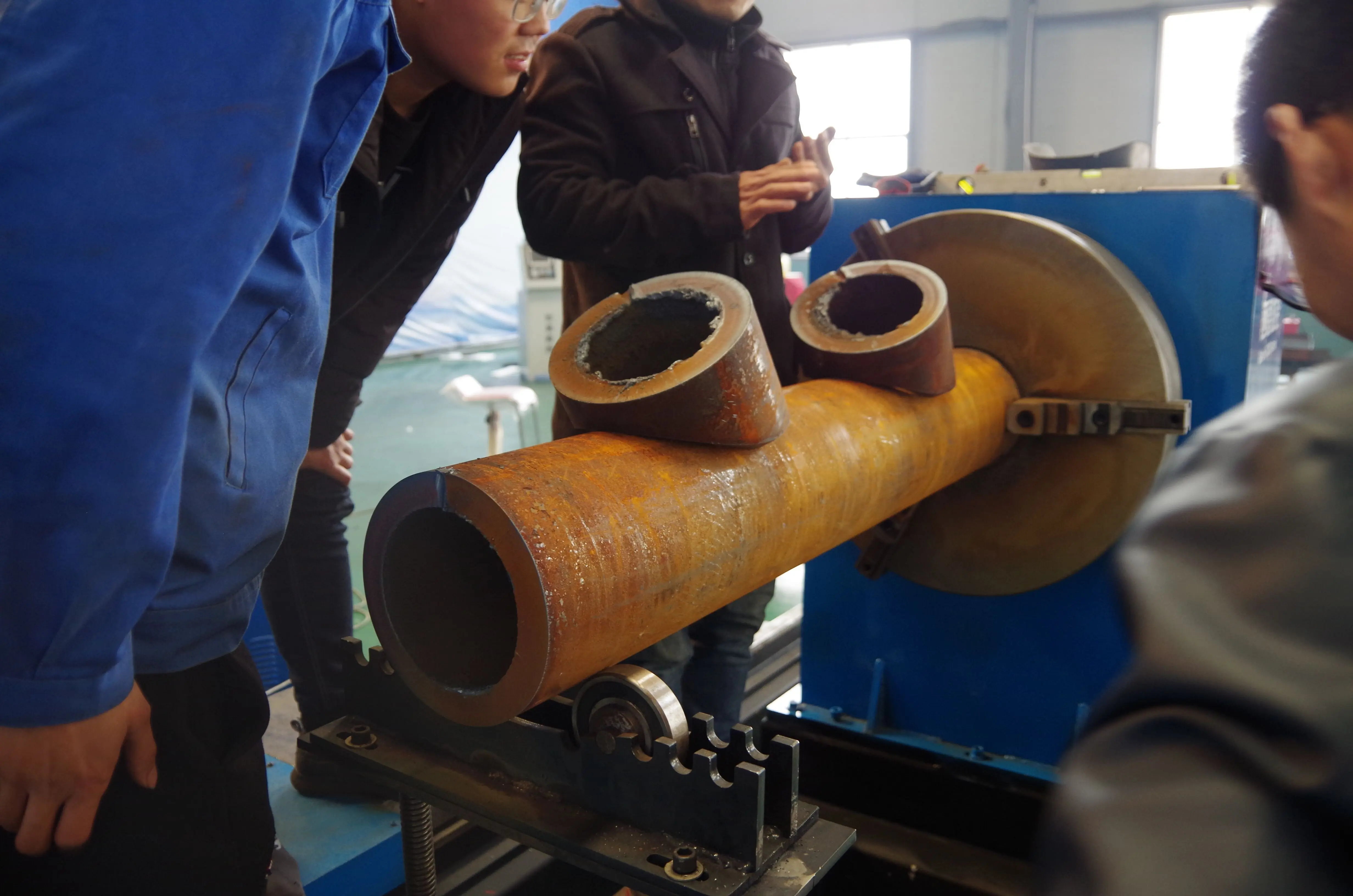 
CE certificates 5 axis cnc plasma pipe bevel cutting machine /industrial duty tube cutting equipement 