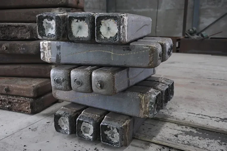 Горячая продажа 34CrMo4 25CrMo4 SCM430 Стальной слиток, круглая сталь, кованая сталь