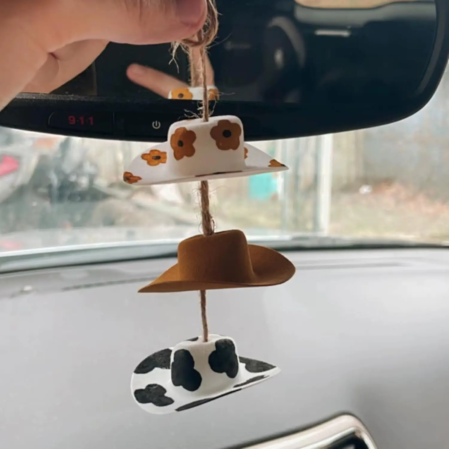 Ковбойская шляпа подвеска в виде автомобиля