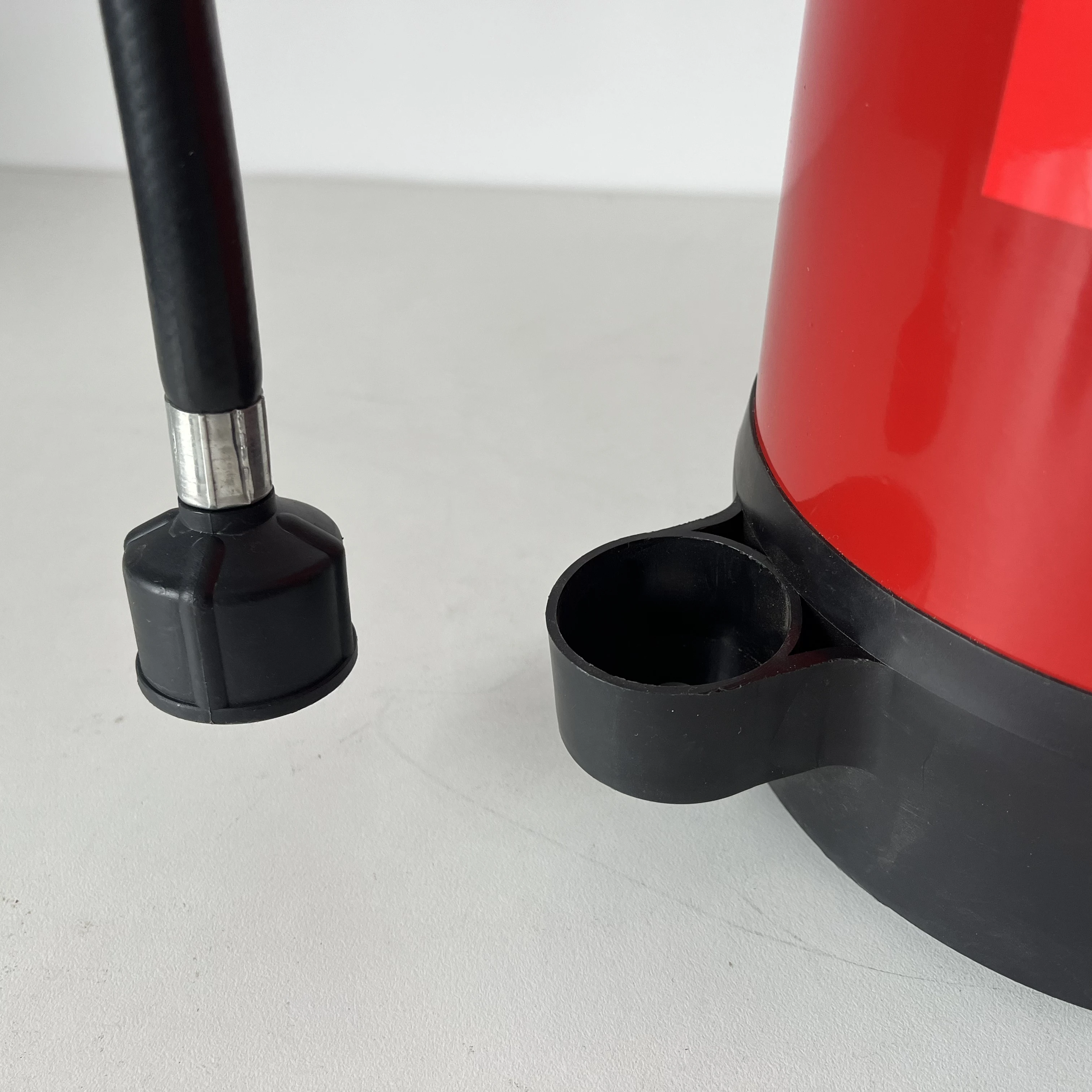 House use 9L Lithium Ion battery fire suppression portable extinguisher