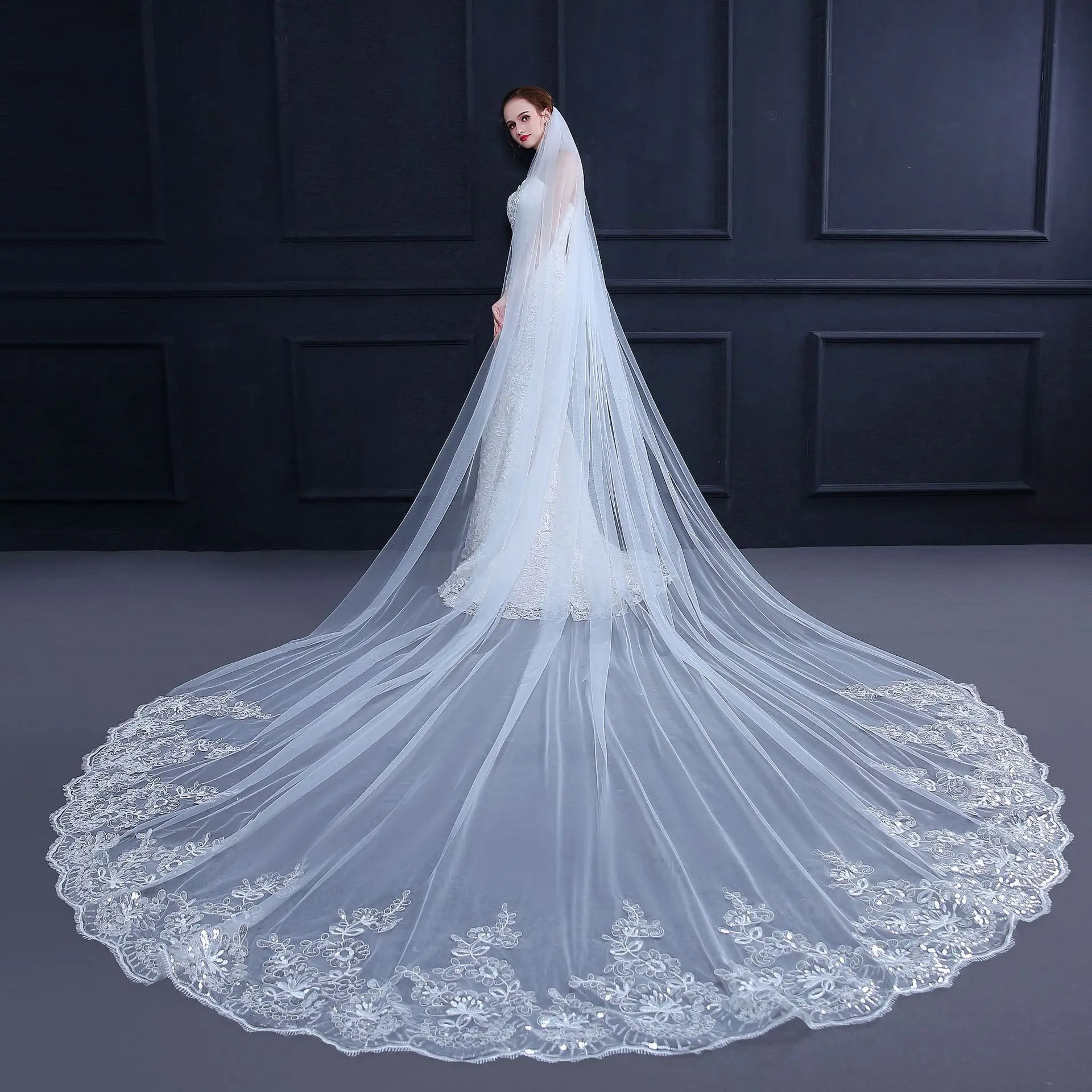 One Layers Lace applique White long  High Quality Wedding bridal Veils with comb in stock