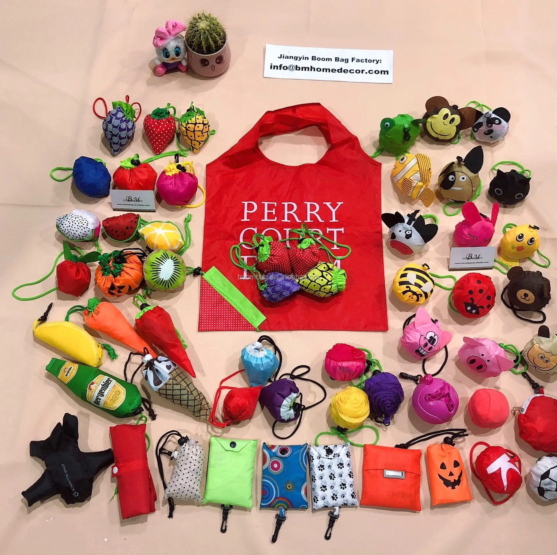 Novelty Pocket Portable Reusable Grocery Polyester Shopping Bags Foldable Gift Shopping Bags Heart Shape Folding Tote Bags