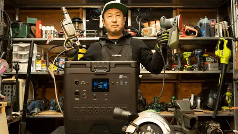 SUGINEO portable power station 2000w Backup Solar Charging Lithium Generator with solar panels