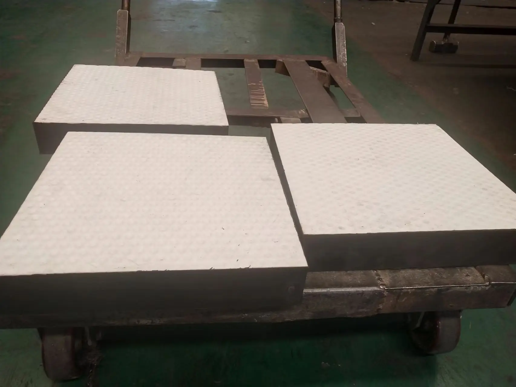 Neoprene or natural rubber bridge elastomeric bearing