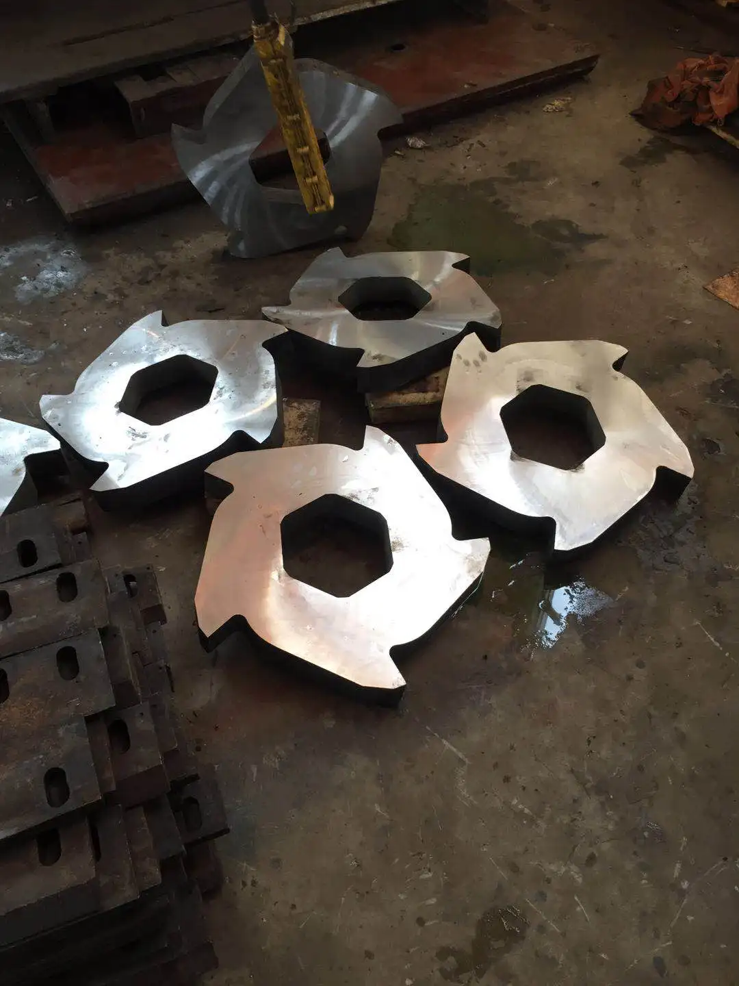 
factory Oem H13 Out diameter 350MM metal shredder blade <a href=