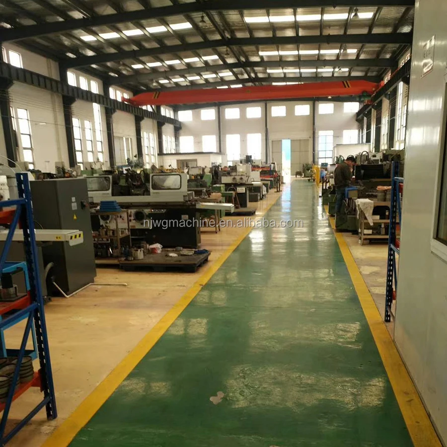 Small Waste Soft Rubber Gummi Pipe/Tire/Lumps Single Shaft Shredder Crusher Shredding Machine Equipment