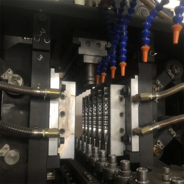 Professional PET Stretch Blow Molding Machine YD-5000 4cavity  higher automation  intelligent control