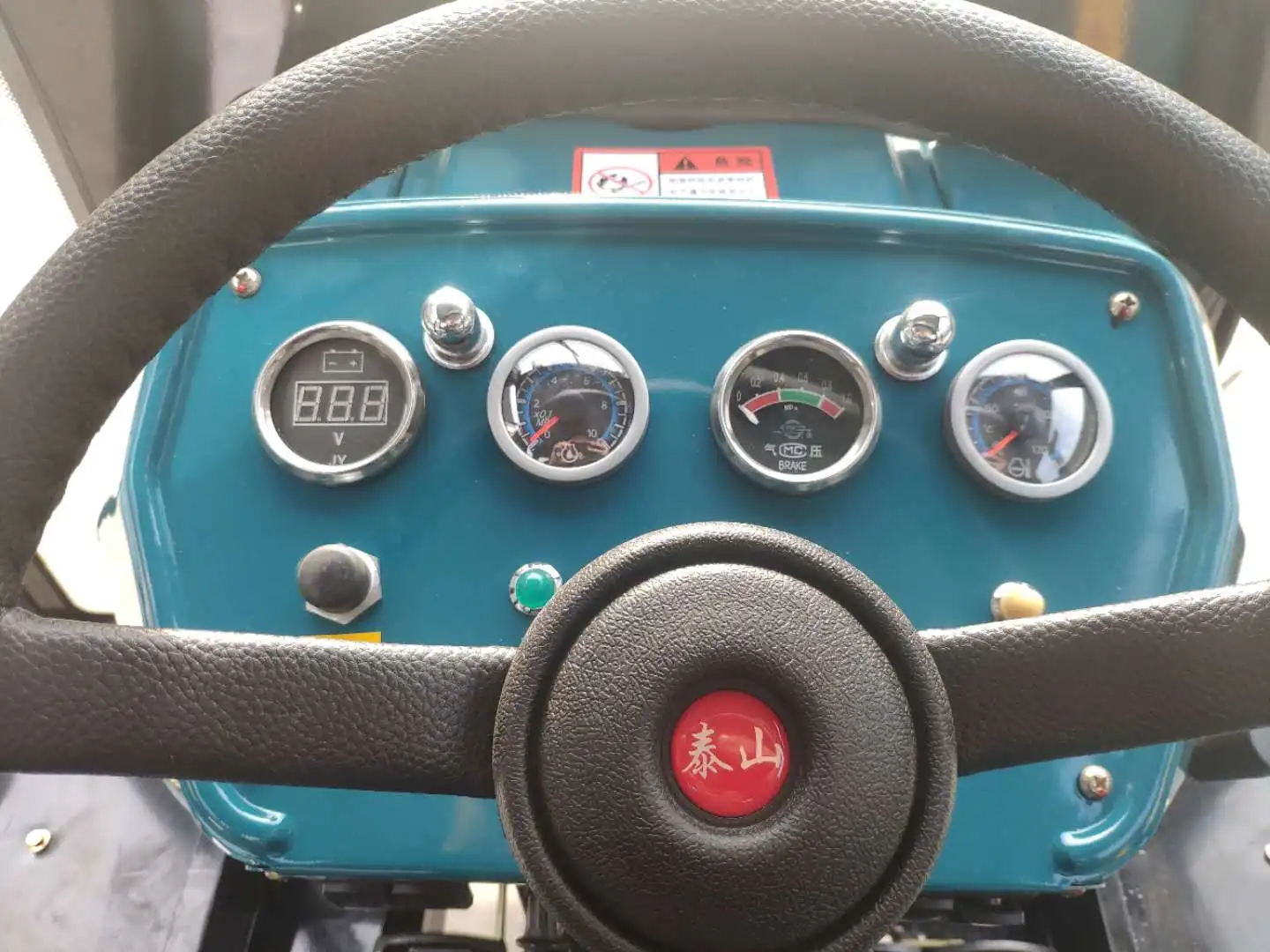 Taishan traktor 30hp 40hp 4wd 2wd small farm tractor for sale