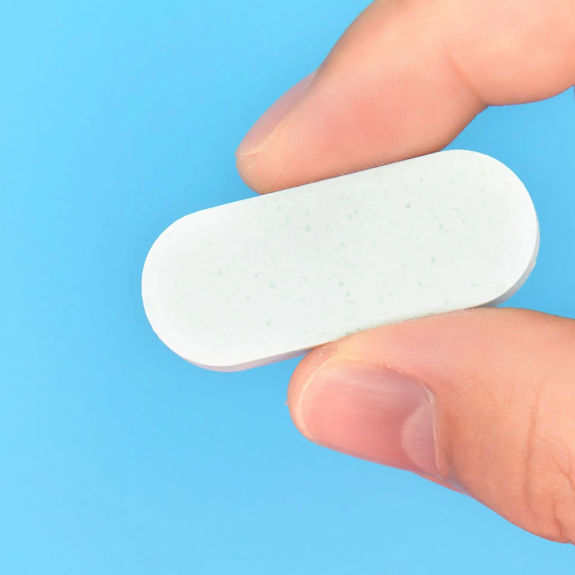 Hot Selling Eco-friendly Multifunction Effervescent Cleaner Tablets Solid Shape Disposable for Glass Bathroom Flooring Use