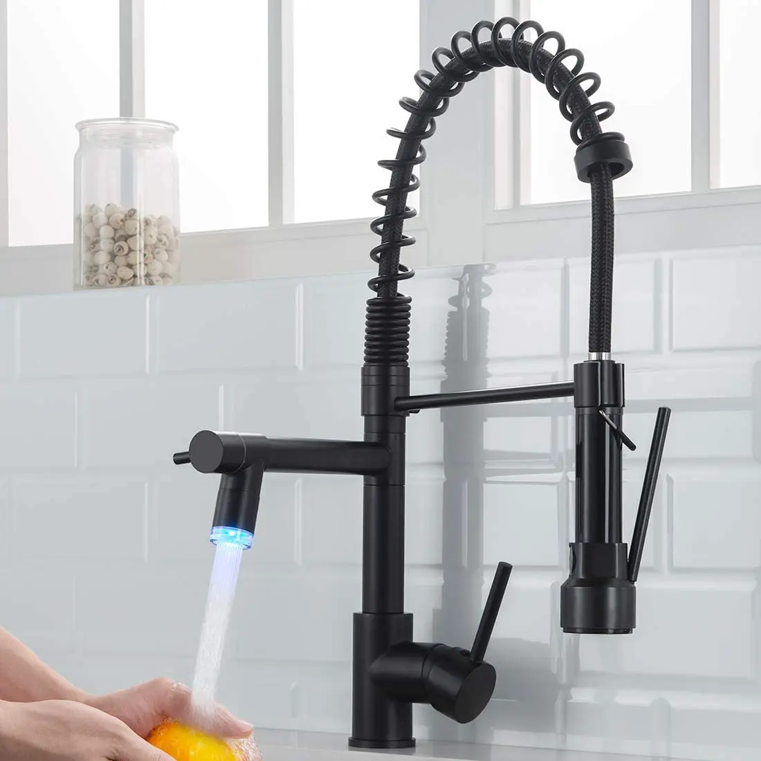 Kitchen Sink Faucet Faucet Black Taps Pull-down Sprayer Brass Ceramic Modern Contemporary Single Handle Spring 5 Years Pull Down