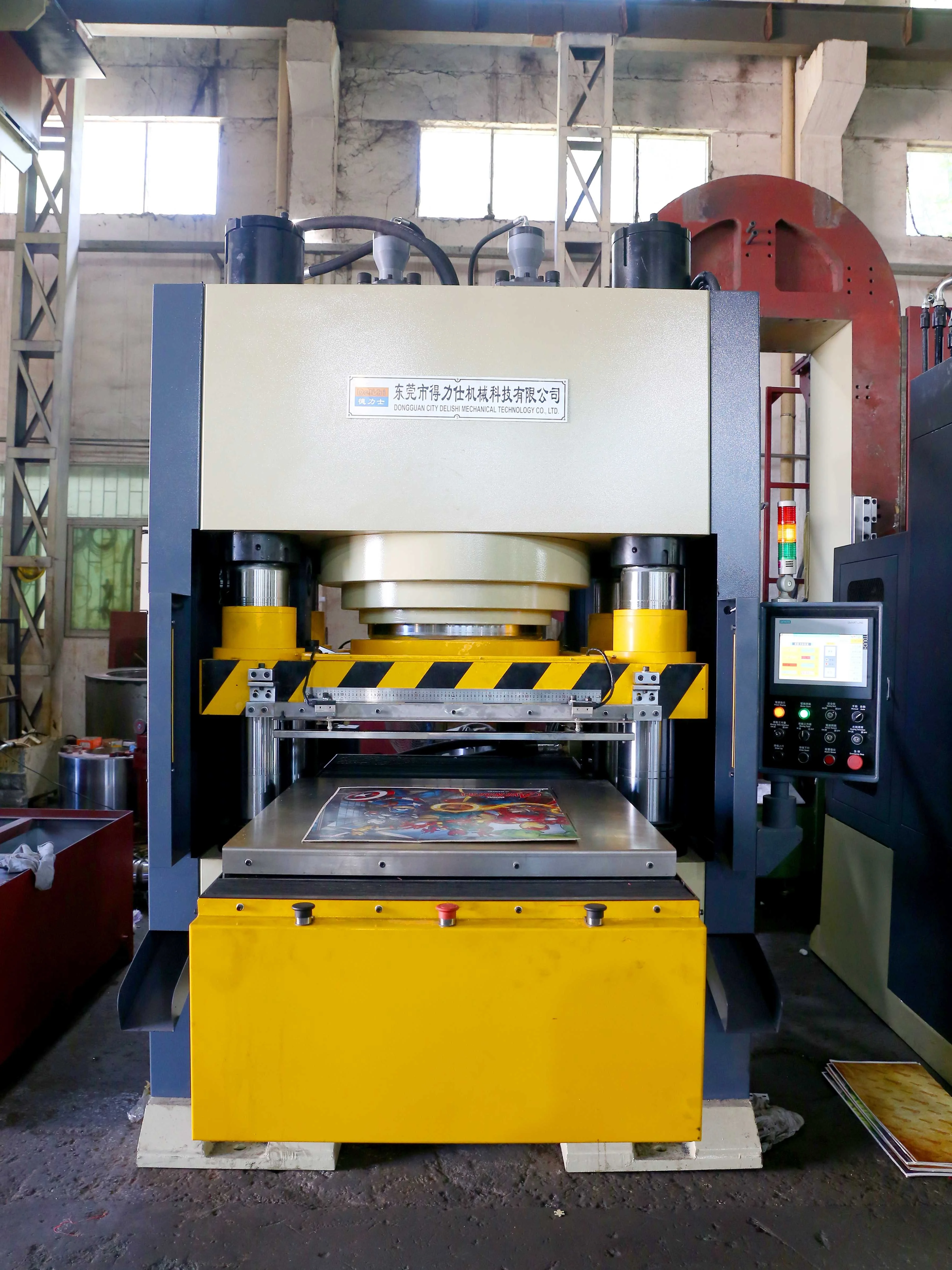 Wooden / paper die cutting jigsaw puzzle hydraulic press machine