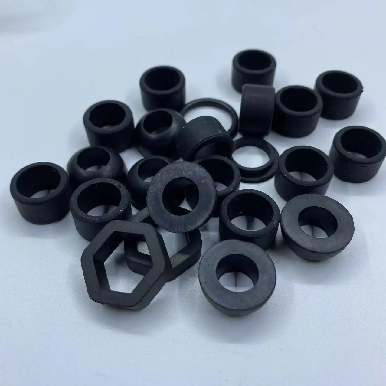 PULI OEM/ODM factory direct cheap price high quality big and small rubber silicone bands raw material