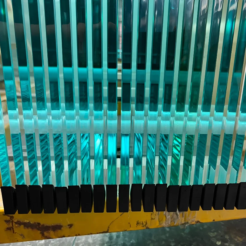 Glass wall panel shower doors  for building chinese transparent glass to provide Dominican