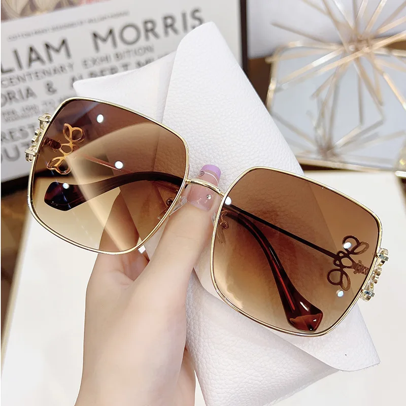 Brand Designer Square Sunglasses Women 2024 Fashion Luxury Big Sun Glasses Female Vintage Unique Metal Floral Decoration Oculos