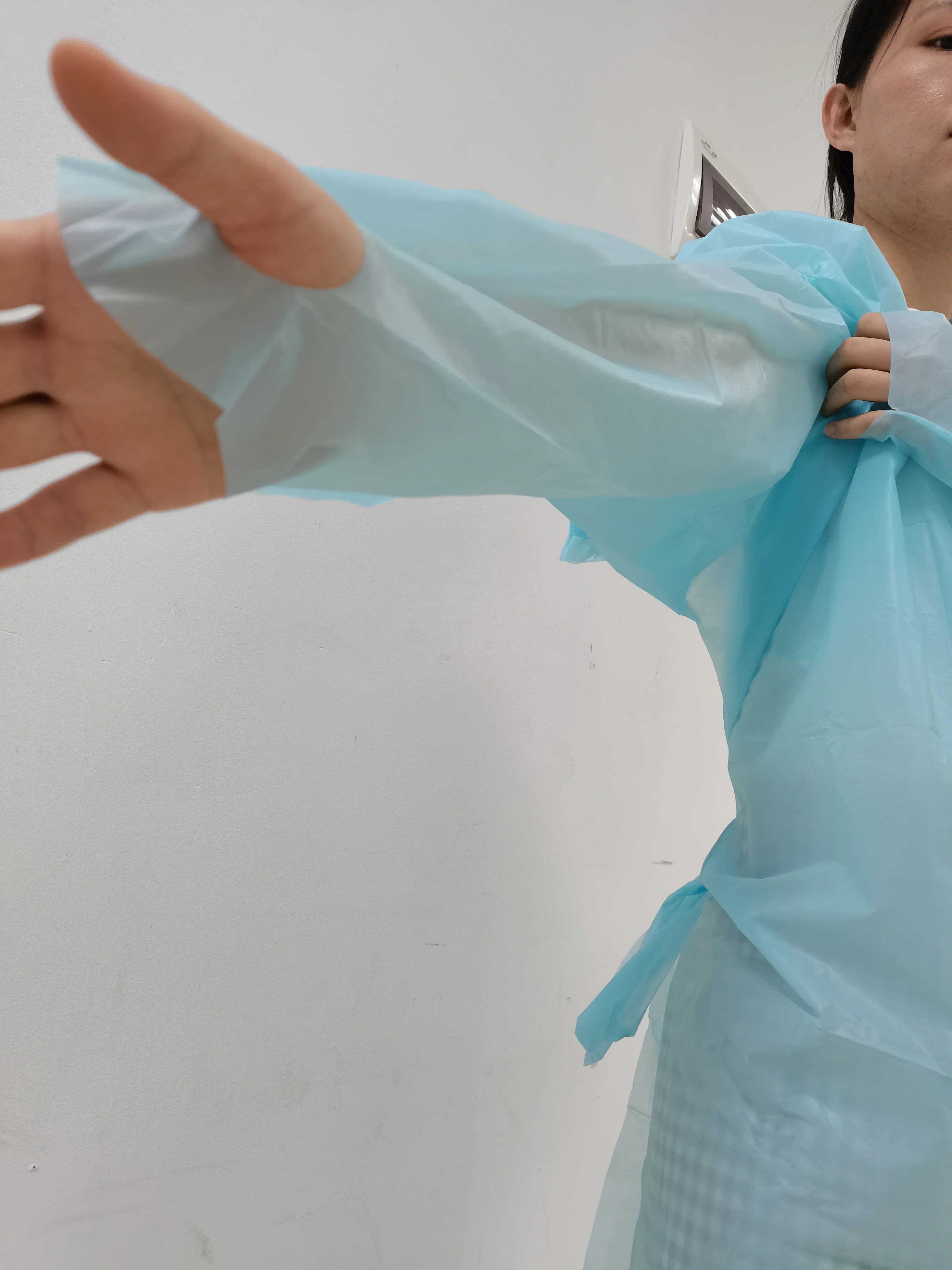 AAMI 3 waterproof Isolation gown  PP+PE+CPE en14126 gown Disposable Rubber Cuff hospital uniforms