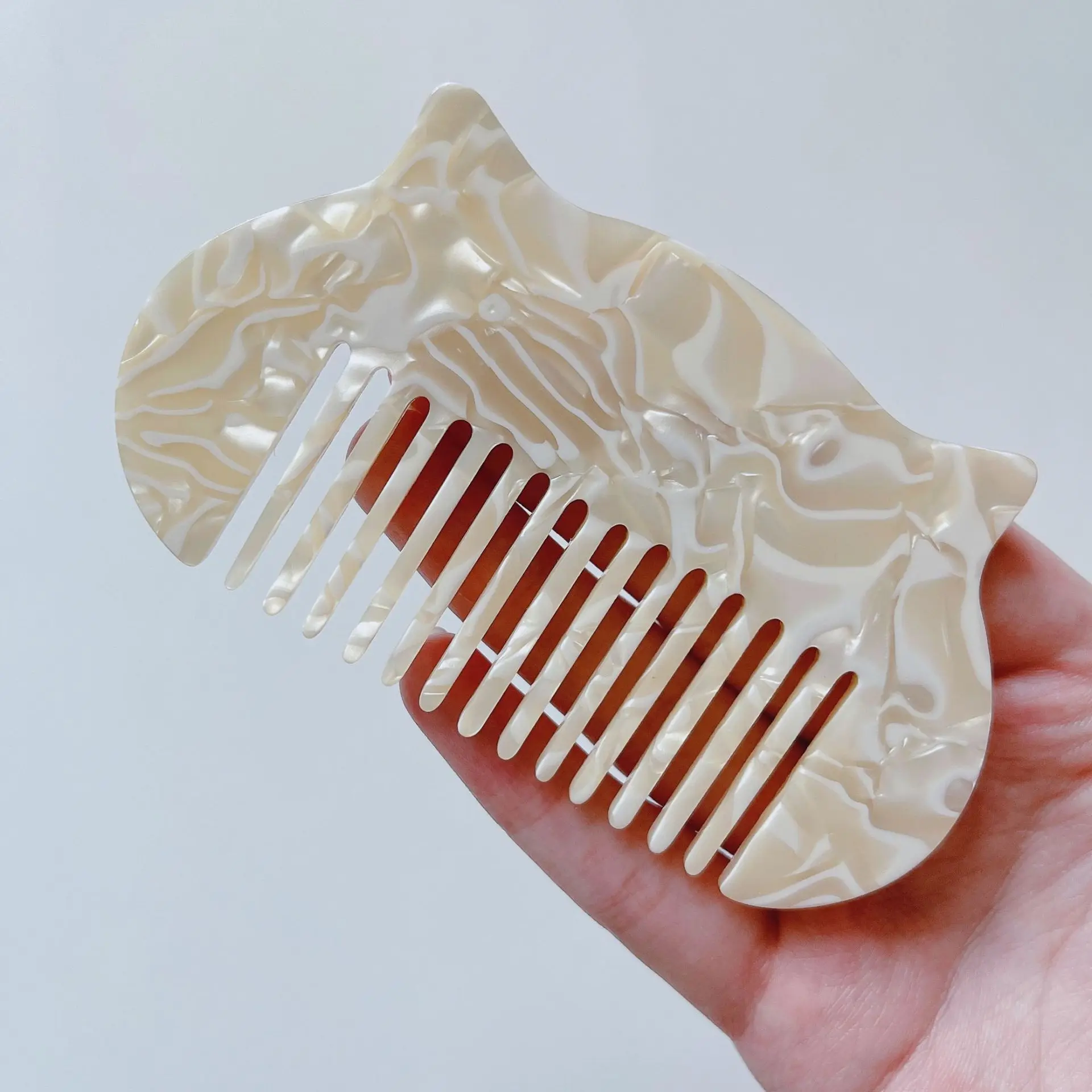 DRS 10cm Fine Teeth Tortoiseshell Cellulose No Handle Cat Shape Acetate Hair Comb