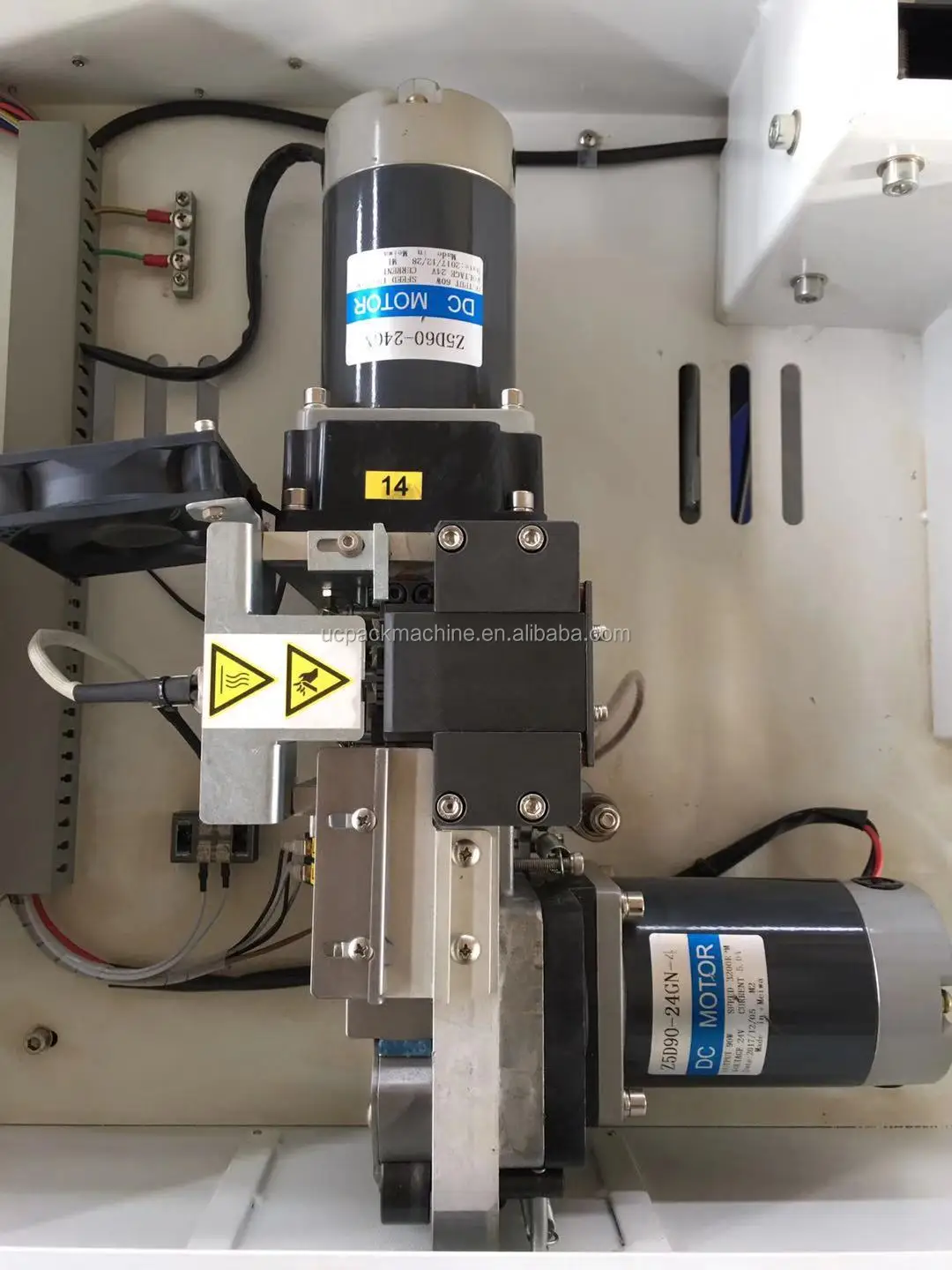 Semi automatic strapping and banding machine for packing