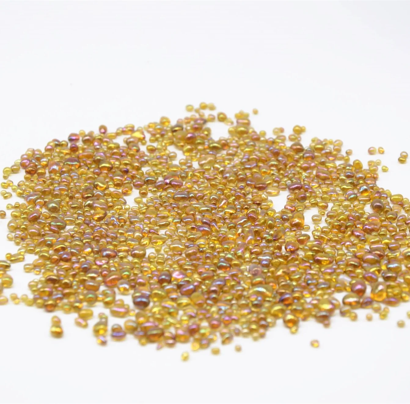 Manufacturer price 1-3mm amber iridescent recycled irregular glass bead glass pebble for swimming pool interior finish