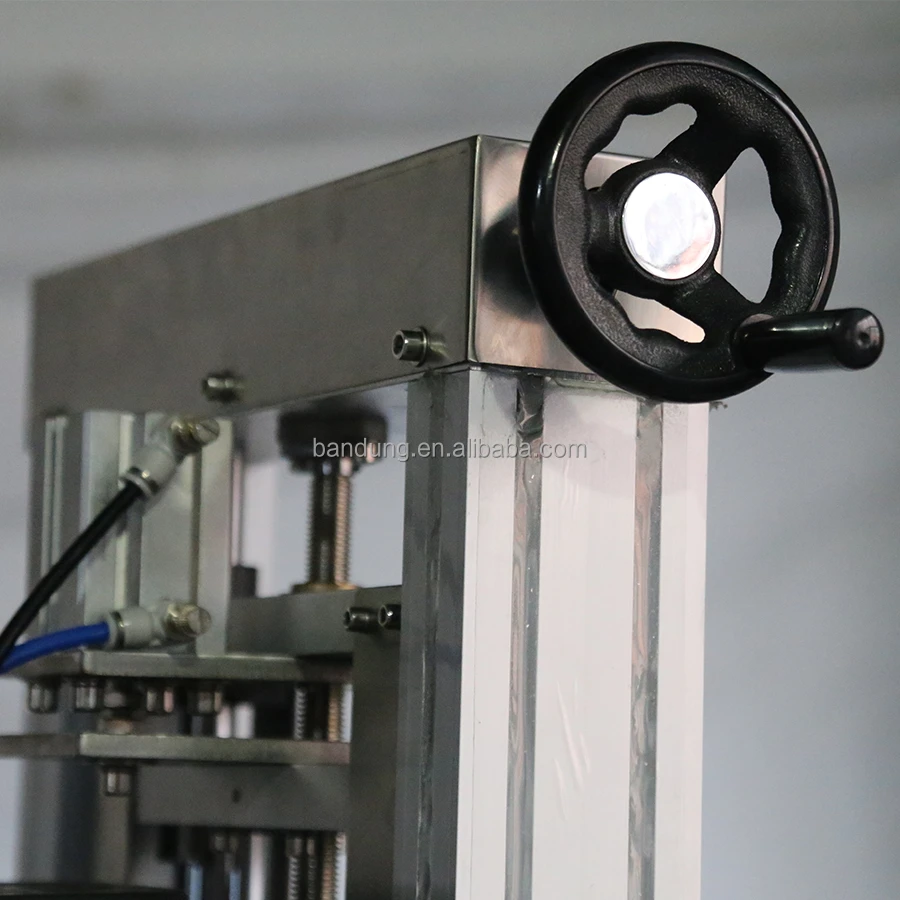 Small Business Tabletop Desktop Automatic 2 Heads Oil Juice Bottle Liquid Filling Capping Labeling Machine