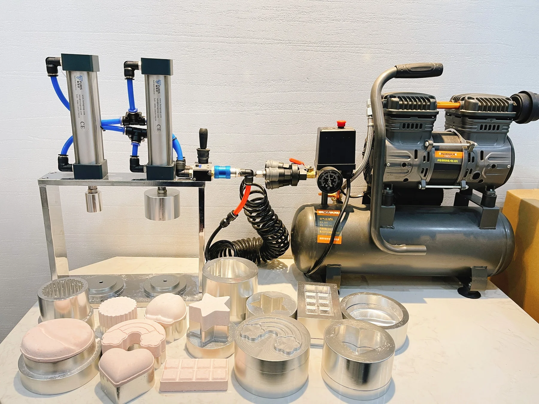 small bath bomb press make your own bath bomb at home desktop machine very easy to operate with two Alu molds