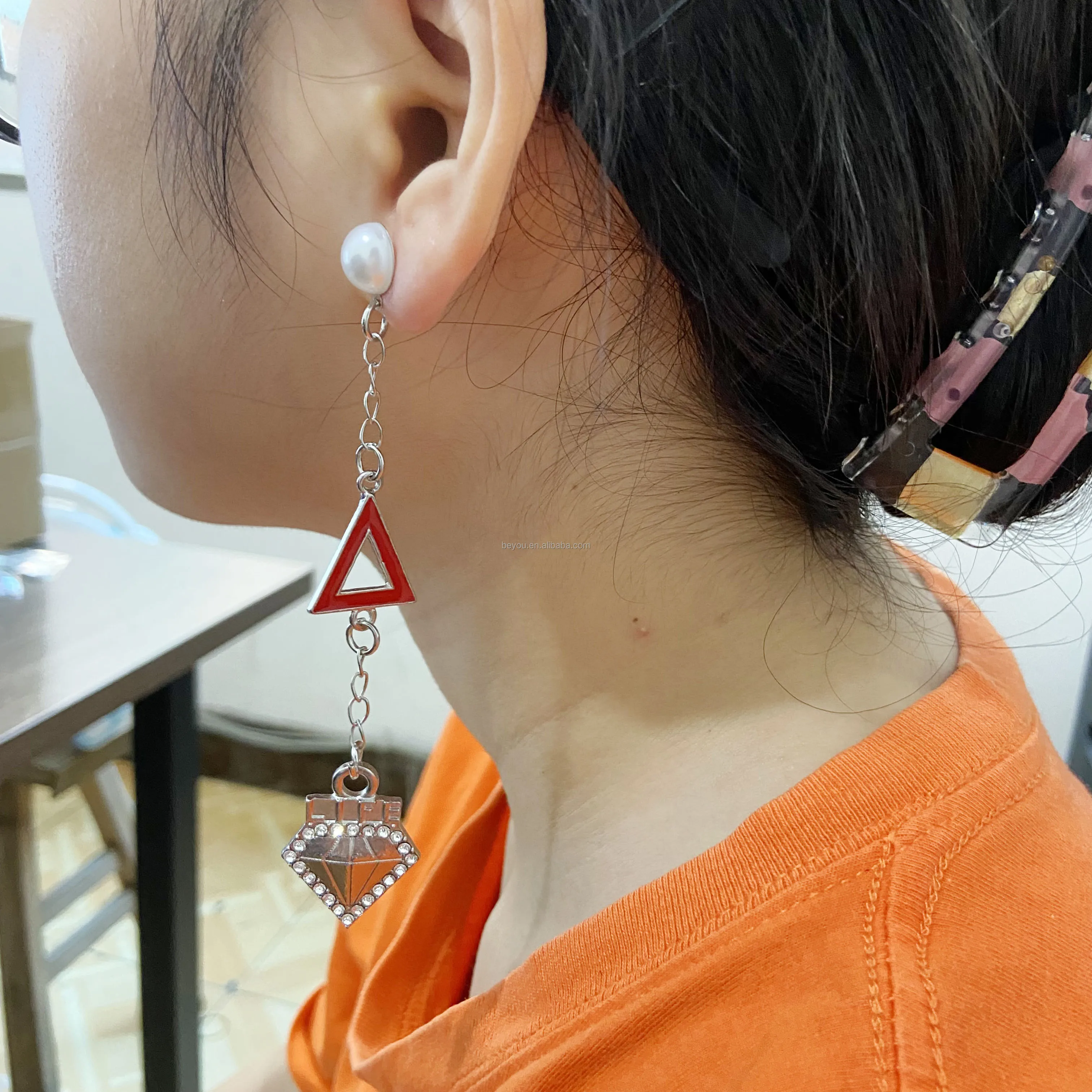 DST Inspiration Red Triangle Pyramid Delta Sorority Diamond Life Long Drop Earrings for Female Meeting Party Jewelry Gift