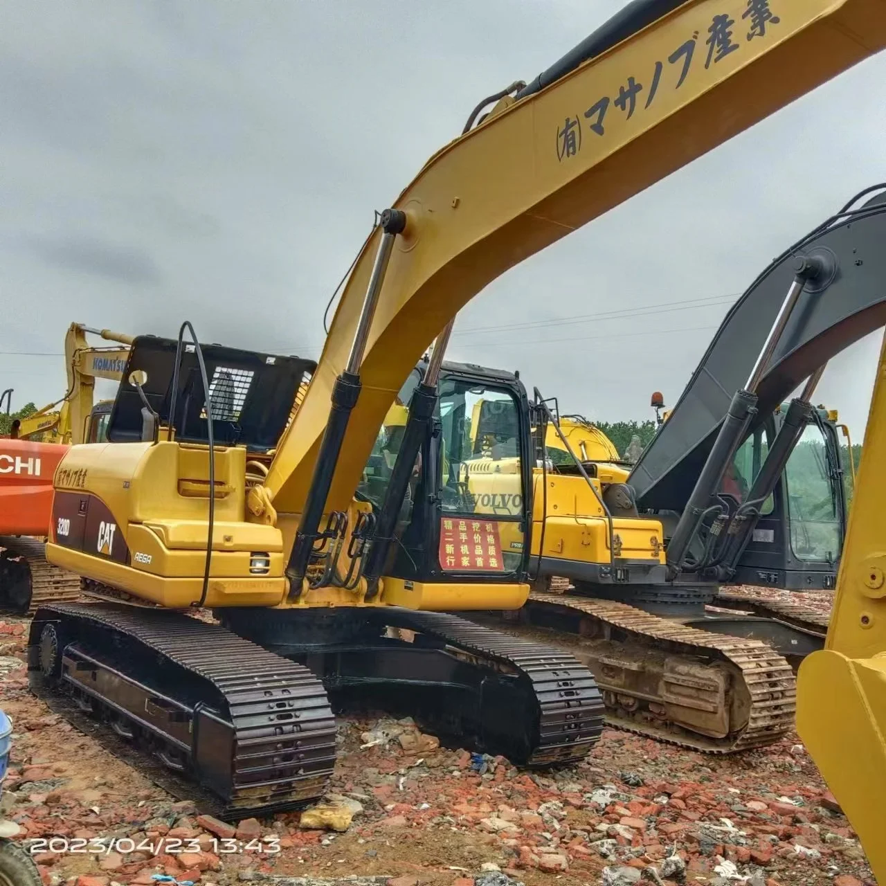 Hot sell High-quality Carter 320D used crawler excavator for sale. High-quality second-hand excavator used mini excavator