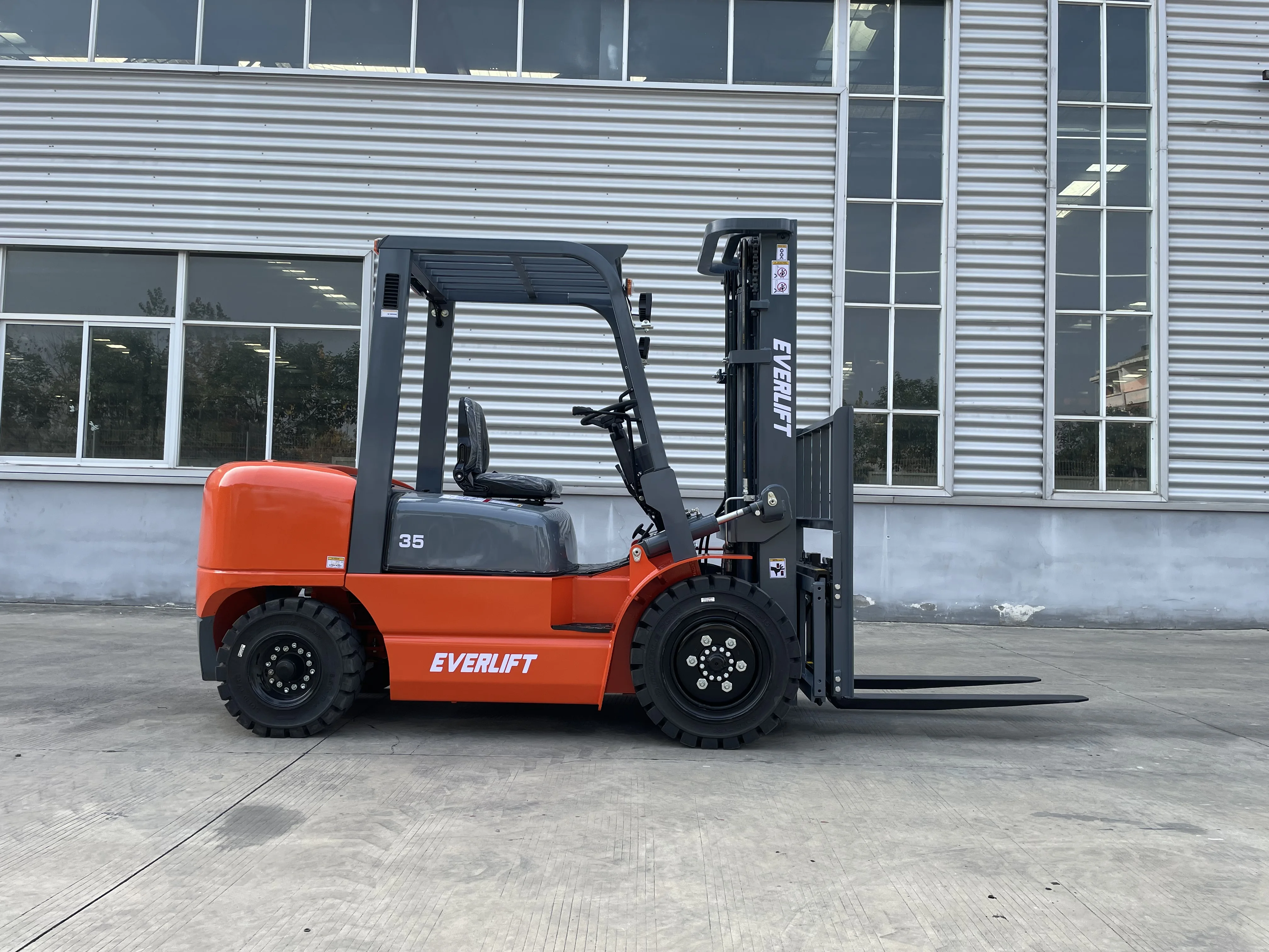 HELI forklift  Diesel forklift truck 2t 2.5t 3t 3.5t 5t 10t max 7 meter China forklift option isuzu nissan mitsubishi engine