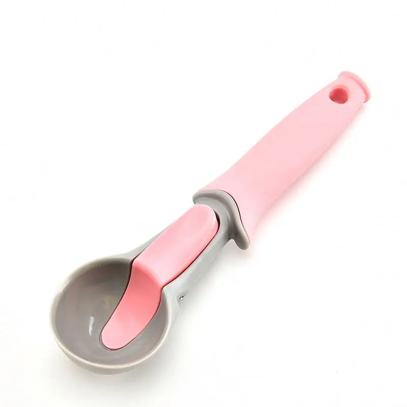 Different colors plastic ice cream scoop reusable bounceable fruit scoop ball scoop