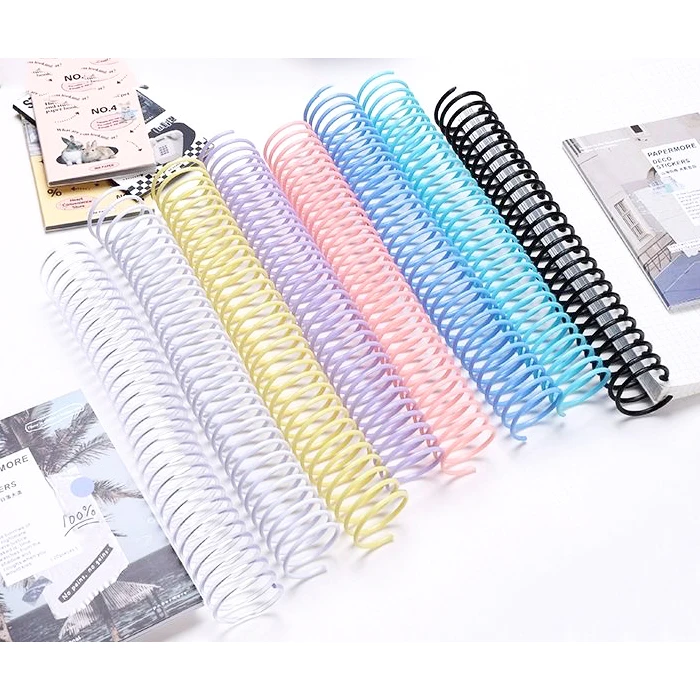 Настраиваемые красочные пластиковые спиральные катушки связывающие кольца записная книжка