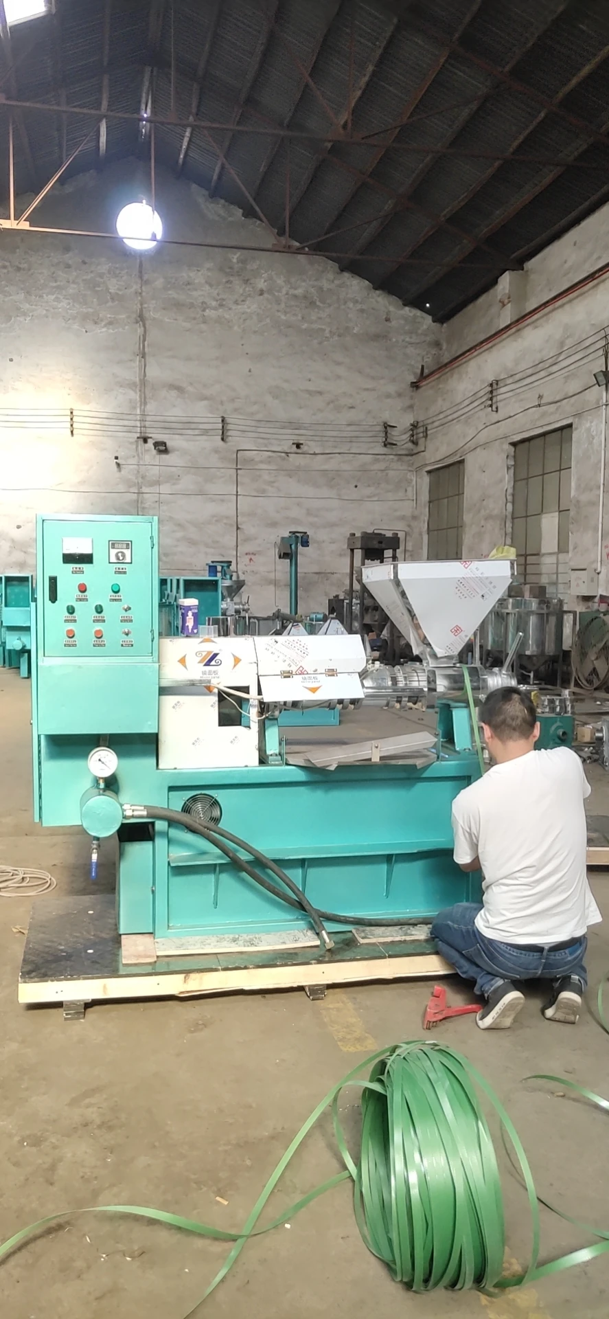 150-300kg/hour vacuum oil Press (With two vacuum oil filter barrels) HJ-PR100