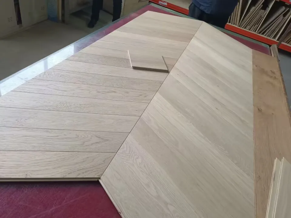 KANGTON Chevron Fishbone AB Grade Prime Oak Wood Engineered Parket Flooring