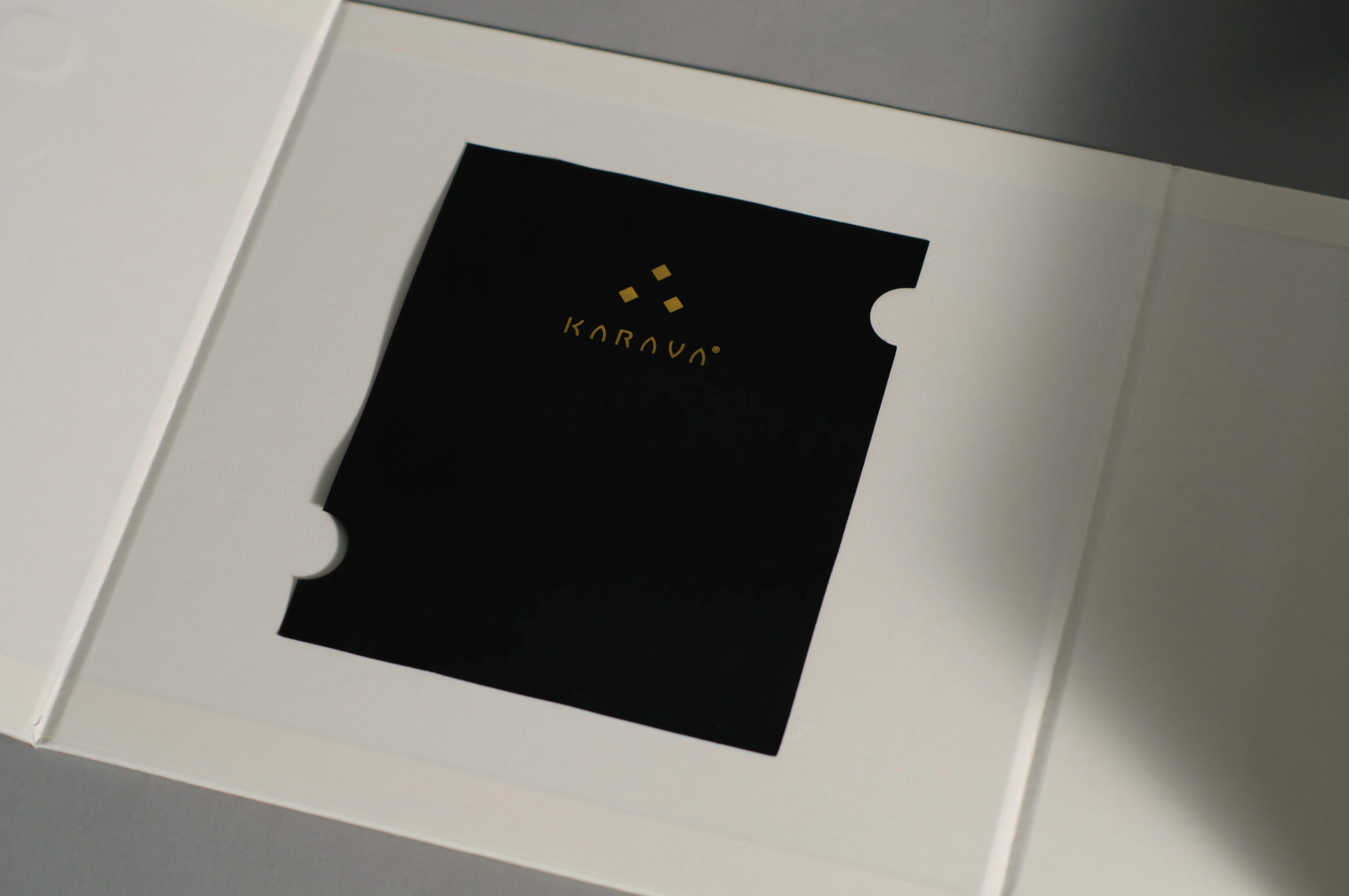 2024 Luxury Fold Magnetic Craft Paper Box for Perfume Custom Size with Personalized Logo for Jewelry Gift Boxes