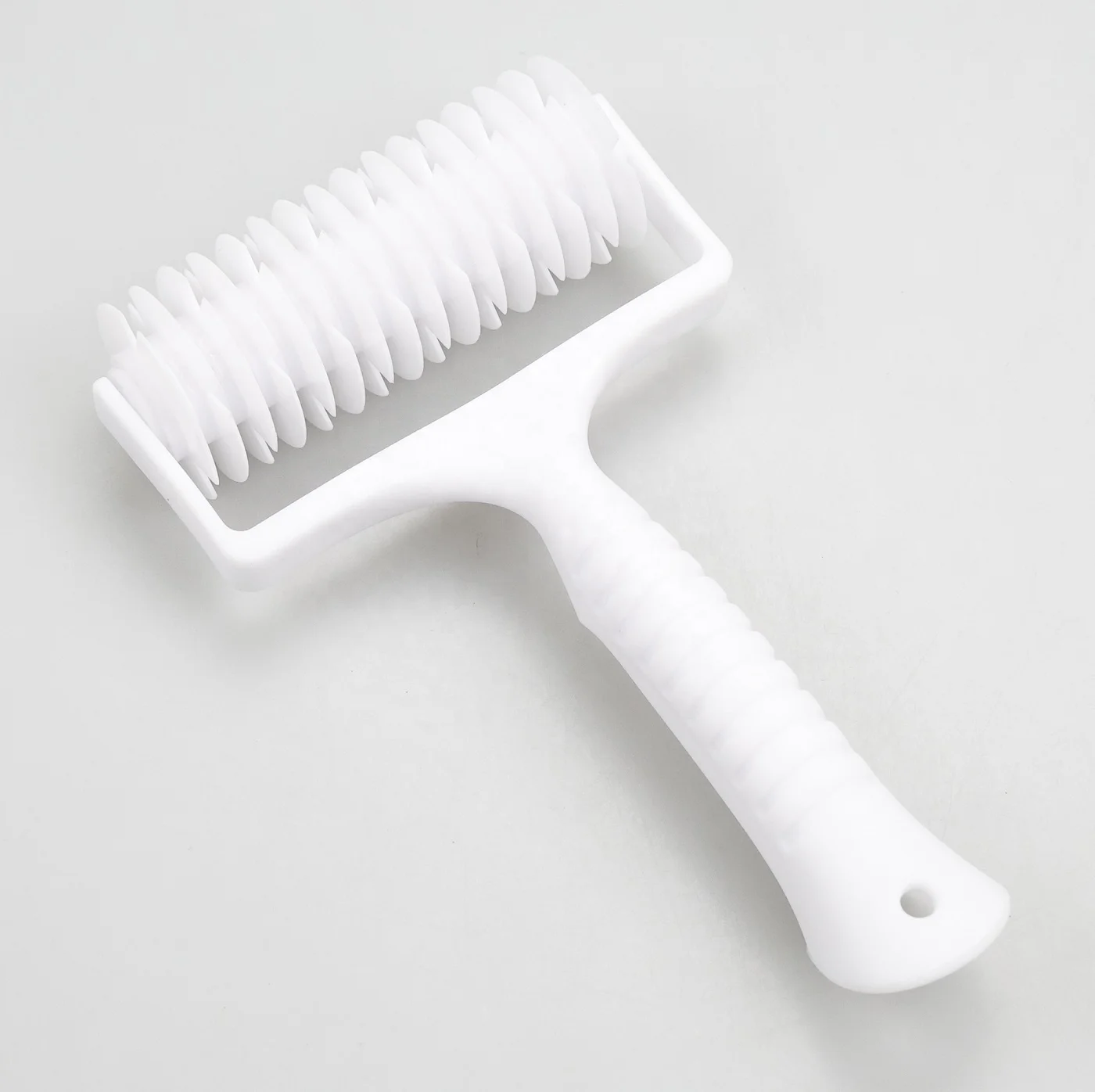 Baking tools Plastic pizza biscuit dough roller Cake pie needle wheel cutter Cake bread punching machine