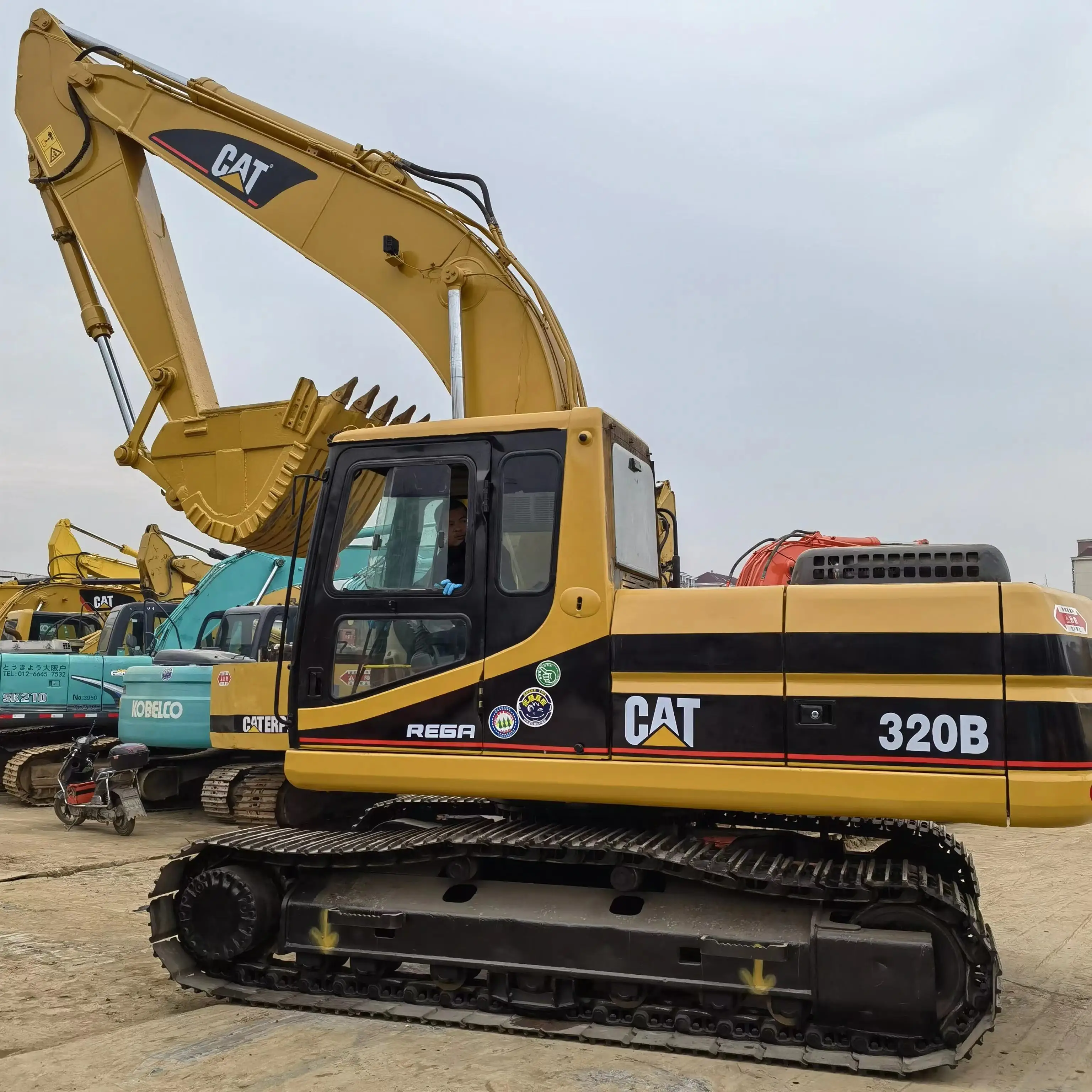 Second hand Digger original cat 320B usd 20t track Excavator on Sale hydraulic crawler excavator Automatic machinery