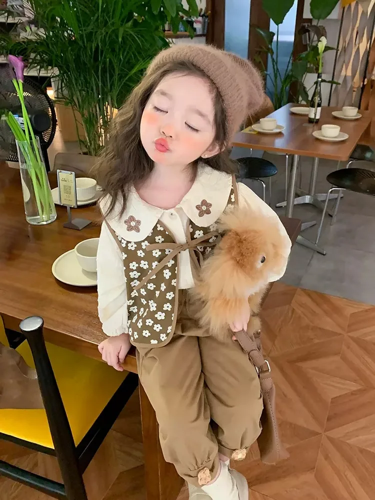 New Arrival 3-8 Years Old  Girls Clothes Cute Small Floral Doll Shirt + Embroidered Jeans Spring Clothes Set