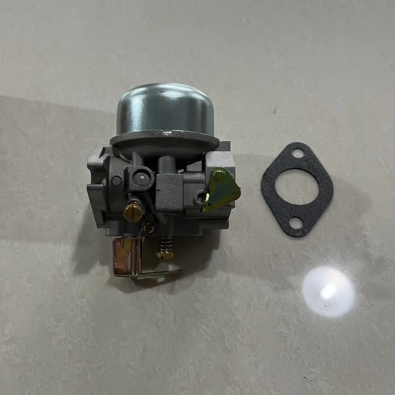 Новый карбюратор карбюратора для двигателей Kohler Kholer K241 K301 10HP 12HP