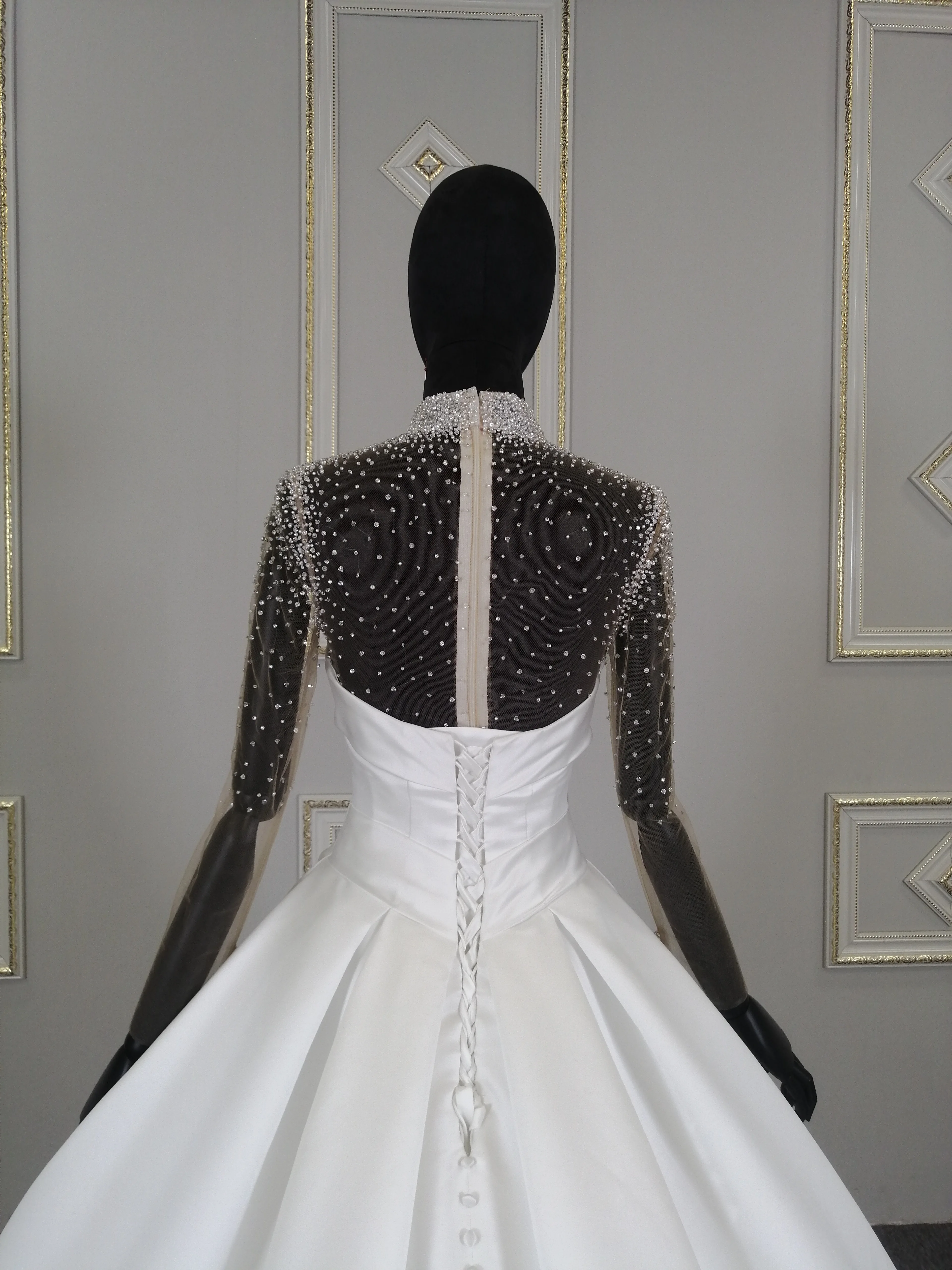 Long Sleeves Vintage Sequined Beading High-end Bridal Gown 2020 removable jacket Satin fabric luxury wedding dress