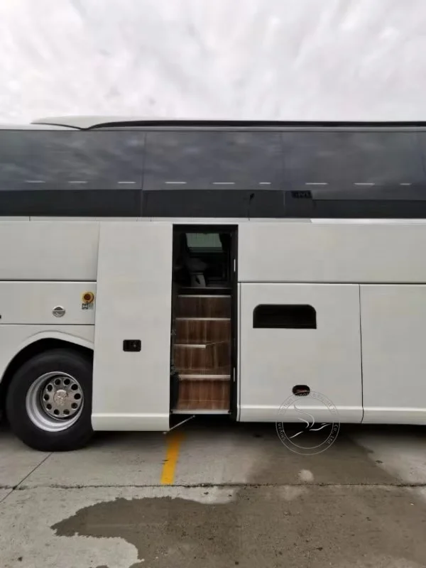 
New Luxury intercity long-distance bus CNG coach bus with toilet 