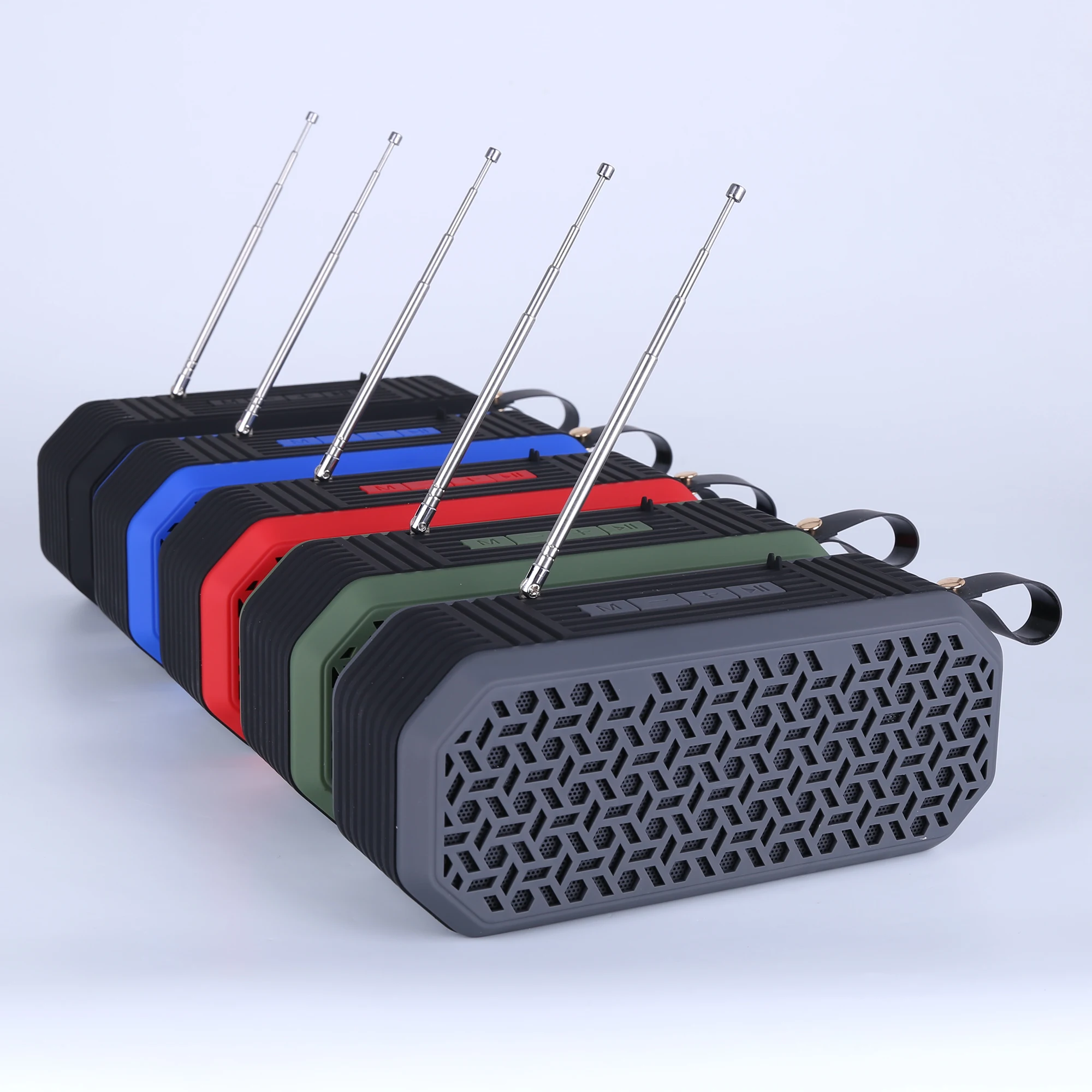 
Лидер продаж, Прочный портативный мини-динамик с bluetooth и FM-радио, рождественский подарок, подходит для активного отдыха, вечеринок 