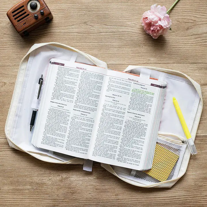 2022 Custom new Design Women Travel Lightweight book cover sublimation bible covers