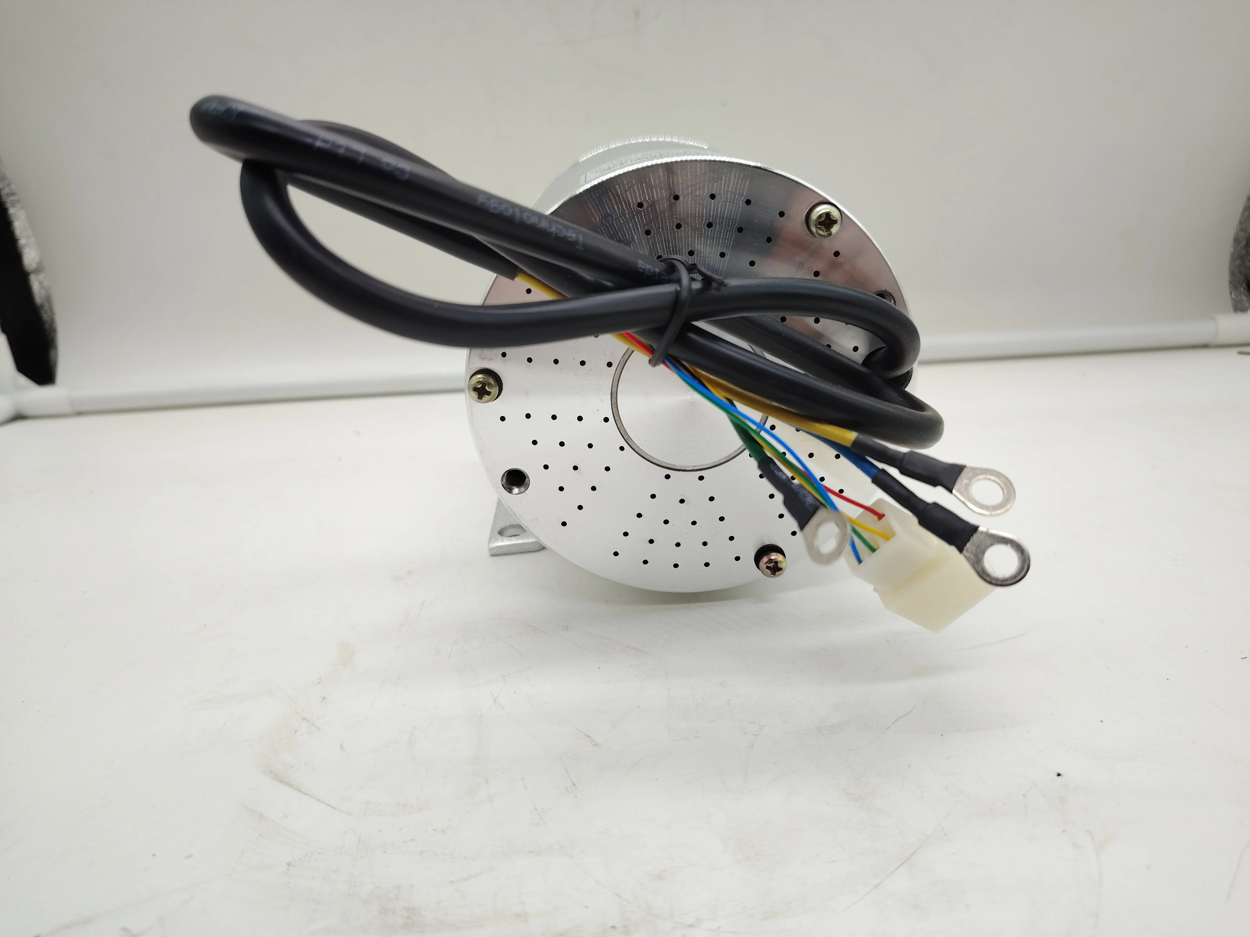 1500W 48V Brushless Electric DC Motor 1500W Electric Scooter BLDC Motor BOMA Brushless Motor w/ Mounting Bracket (Scooter Parts)