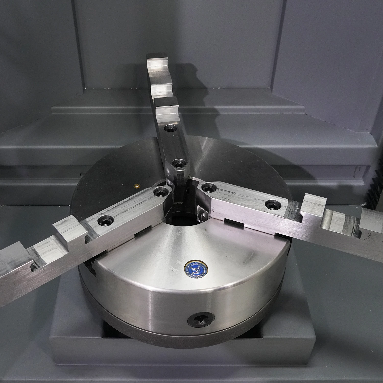 Vertical mobile alloy wheel repair diamond wheel cutting machine lathe DCM28P-M