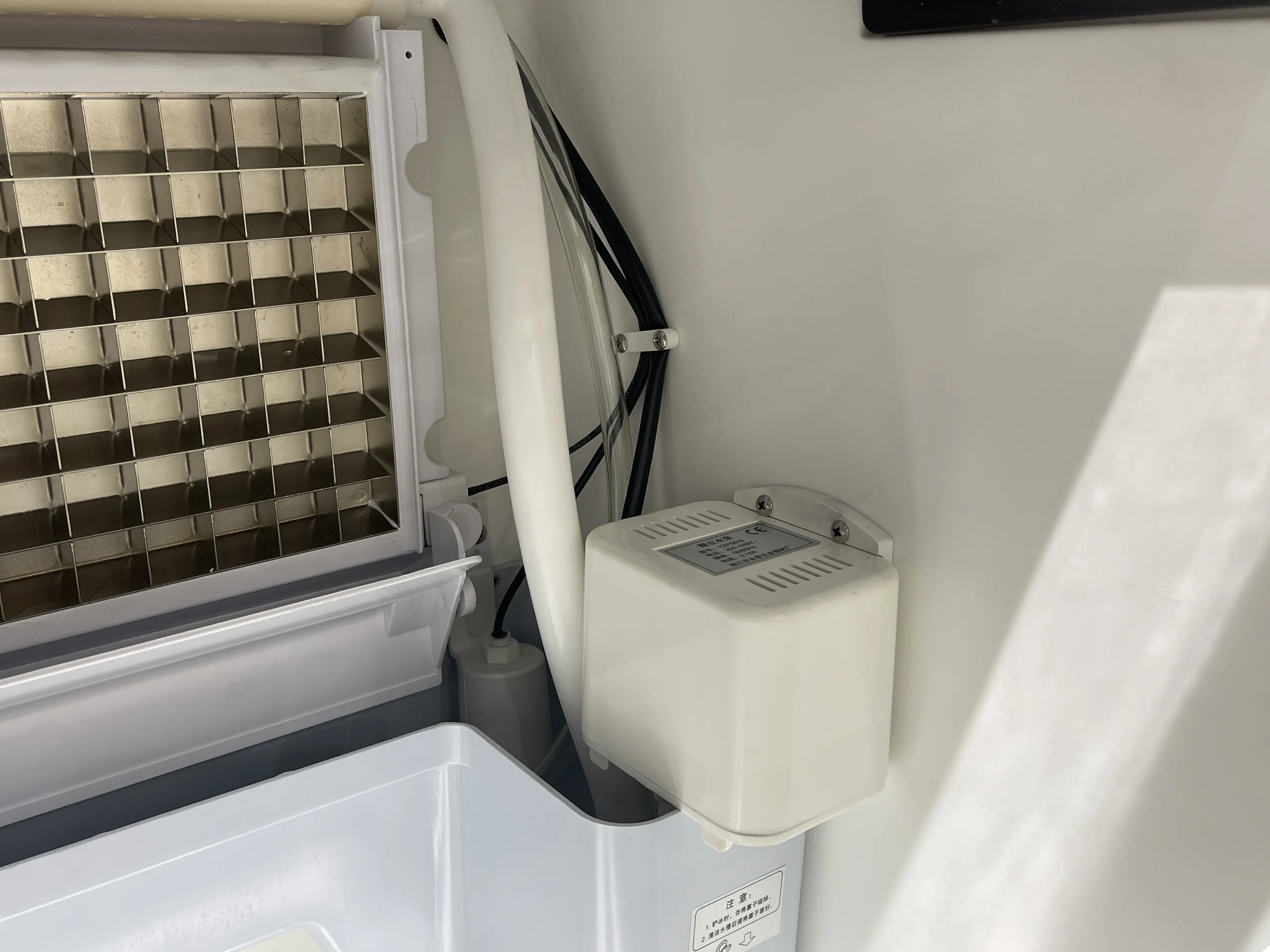 Excellent quality Milk tea shop restaurant supermarket Intelligent Control Strong Power Fully Automatic ice block machine maker