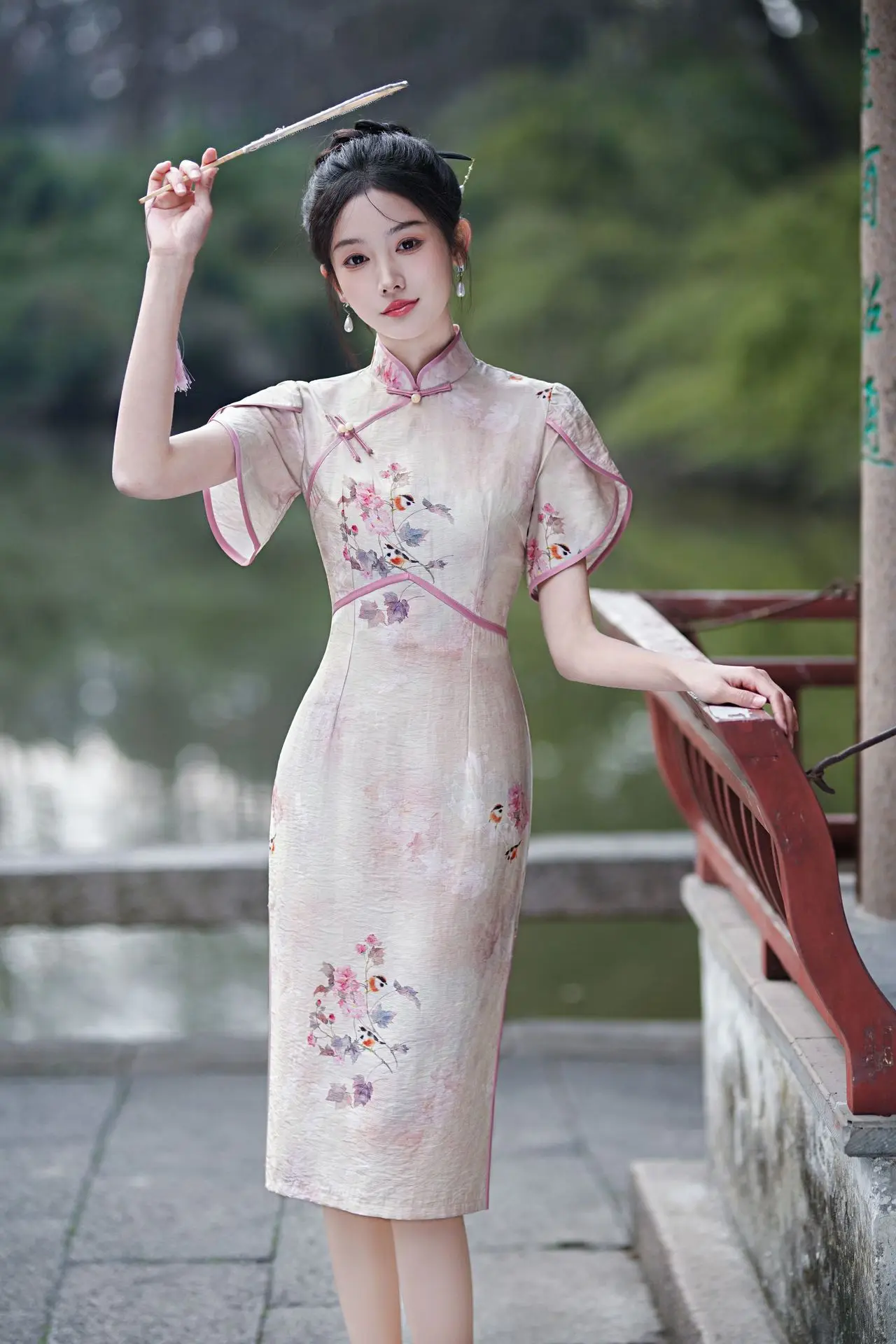 Modern Elegant Flattering Puff Sleeve Mid-Length Daily Modified Cheongsam Fashionable Beautiful for Adults
